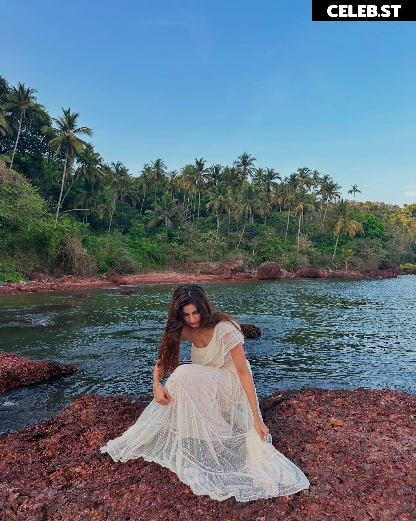 Diksha J Singh Image 10024003