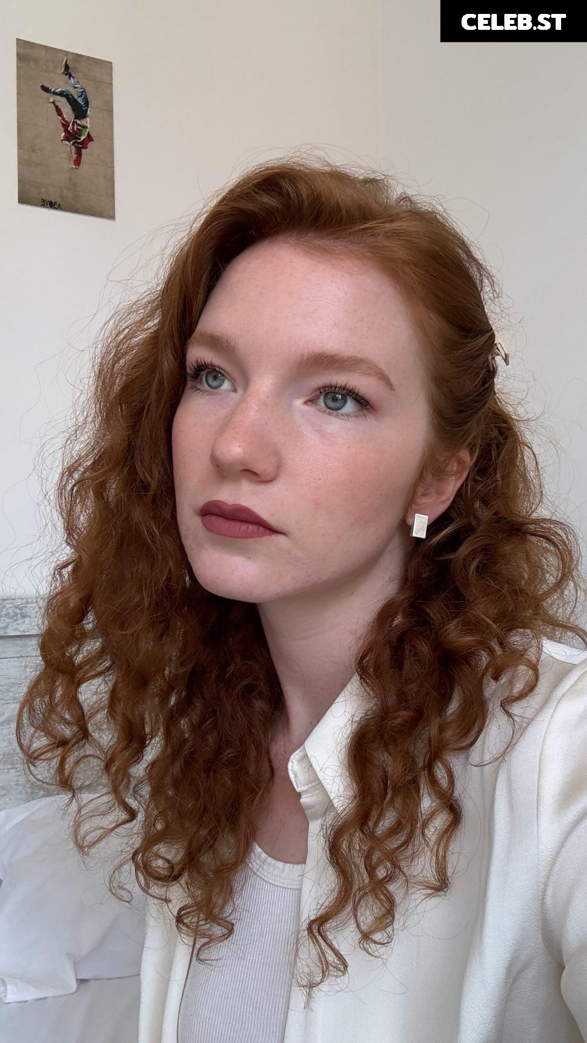 Annalise Basso Image 10027593