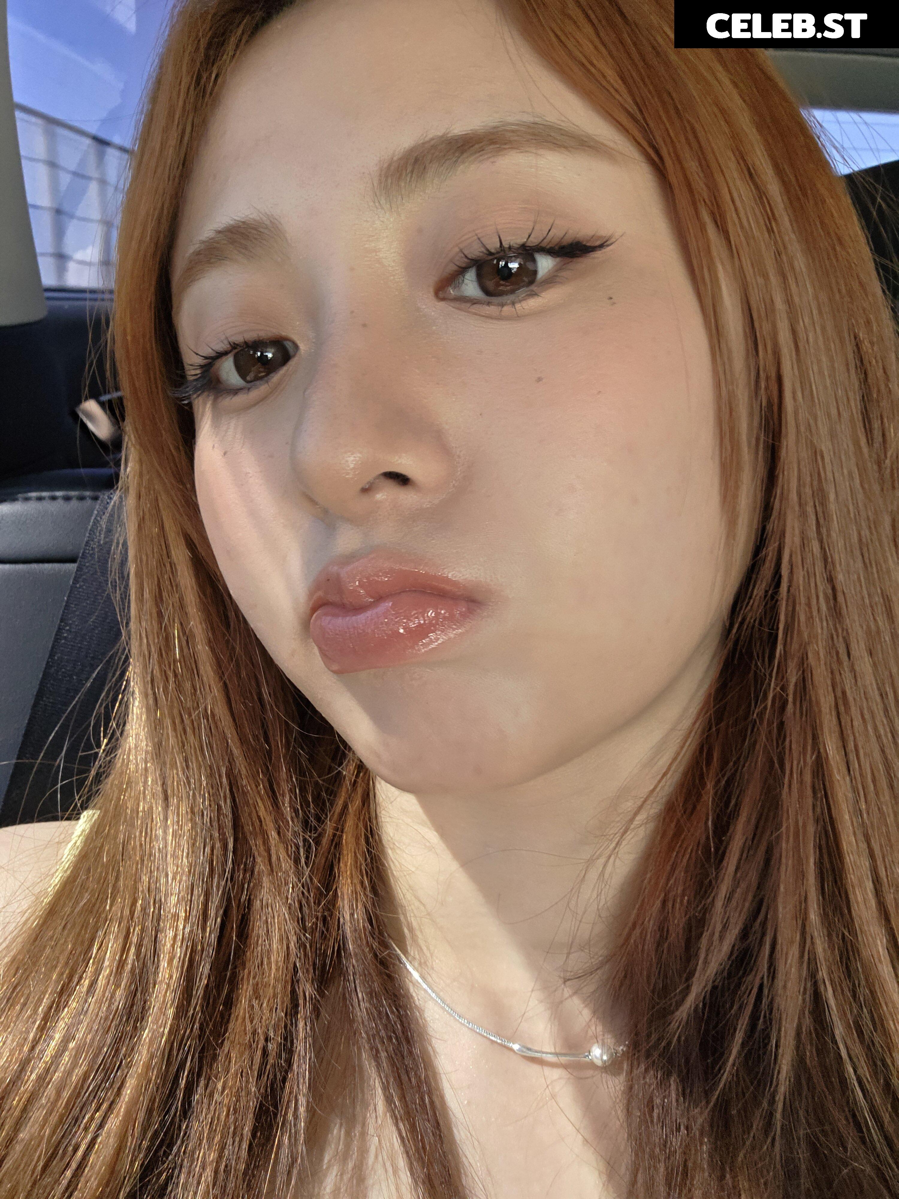 Huh Yunjin 허윤진 | LESSERAFIM Image 10027605