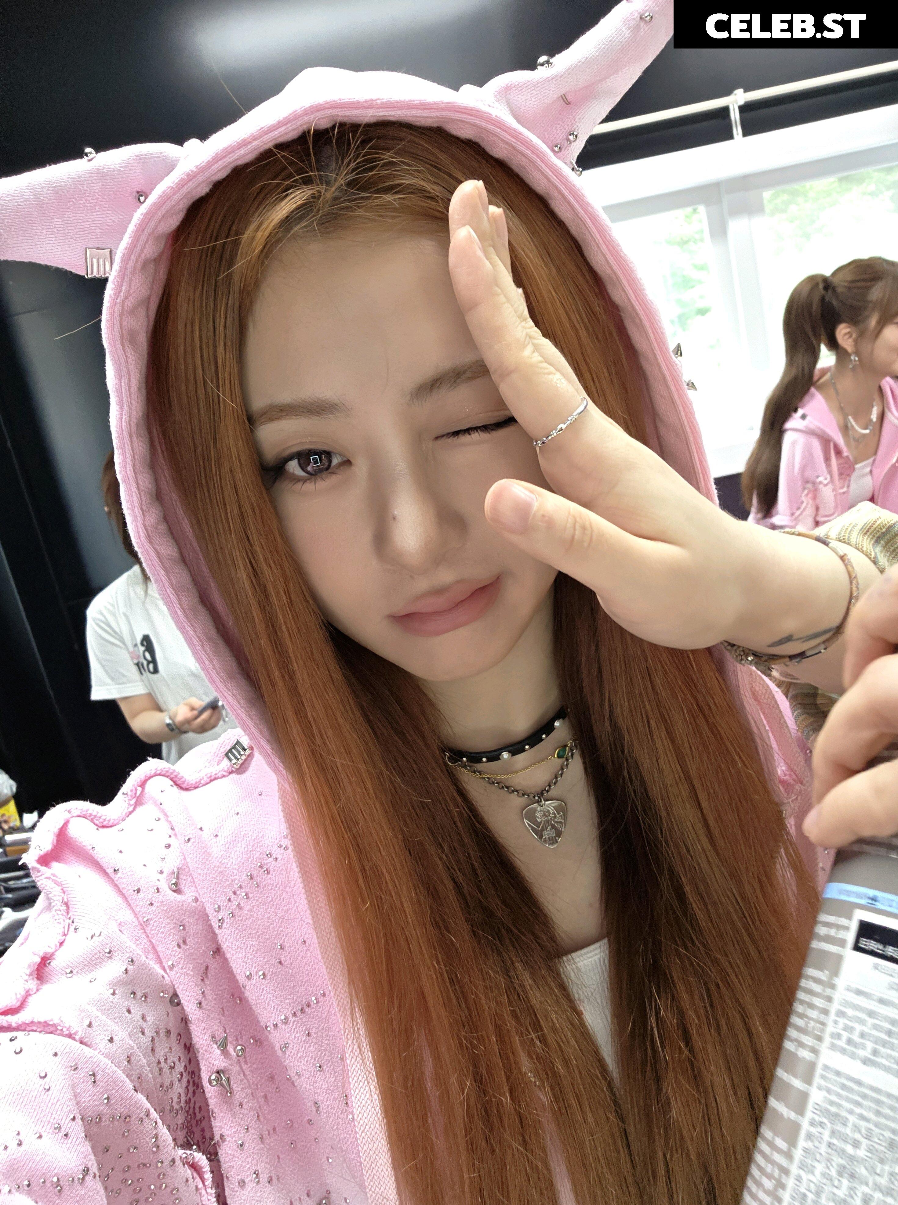 Huh Yunjin 허윤진 | LESSERAFIM Image 10027608