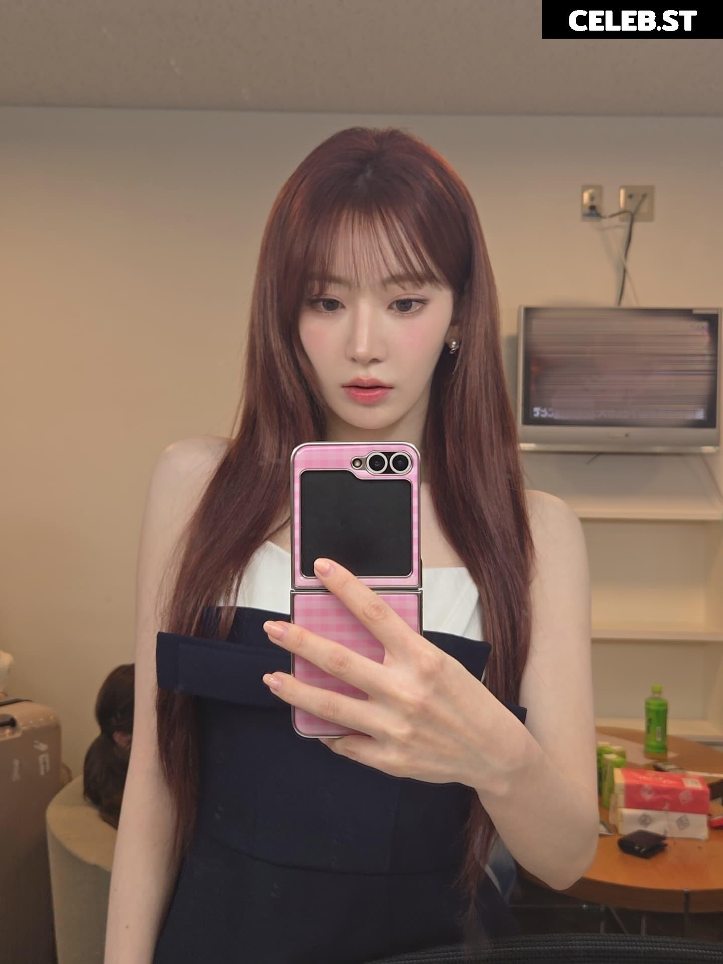 Sakura Miyawaki 宮脇 咲良 | LESSERAFIM Image 10027160