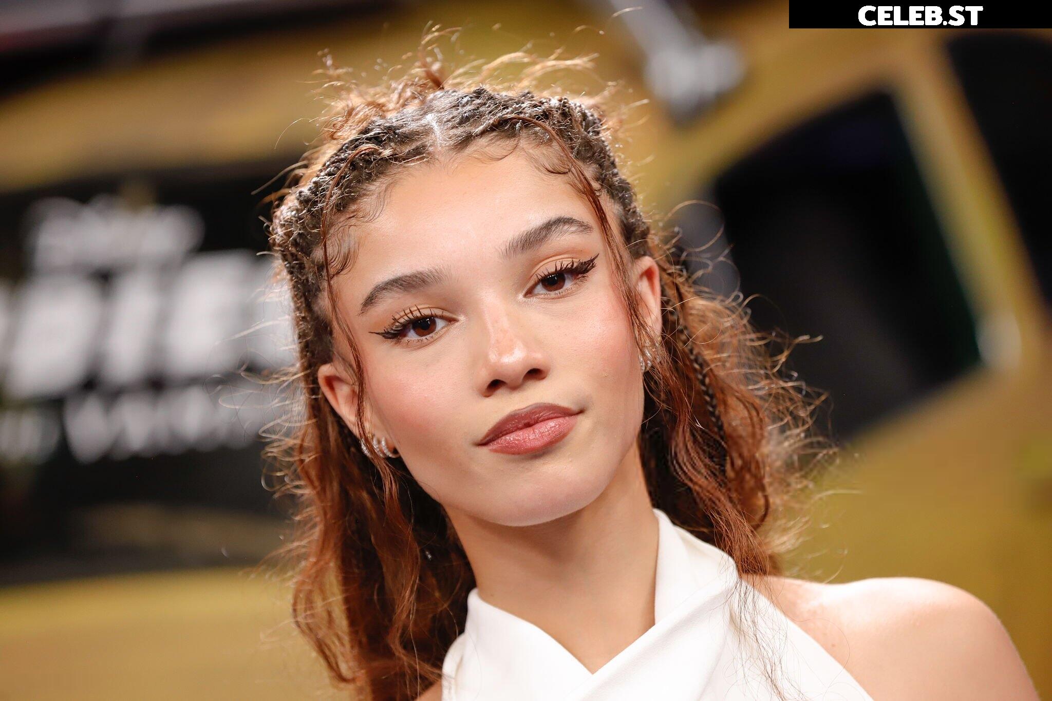 Malia Baker Image 10027179
