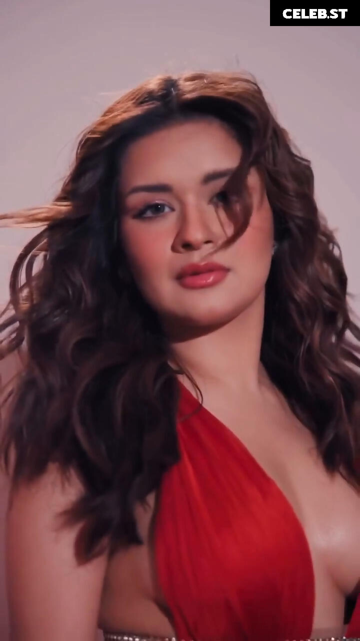 Avneet Kaur Image 10027264