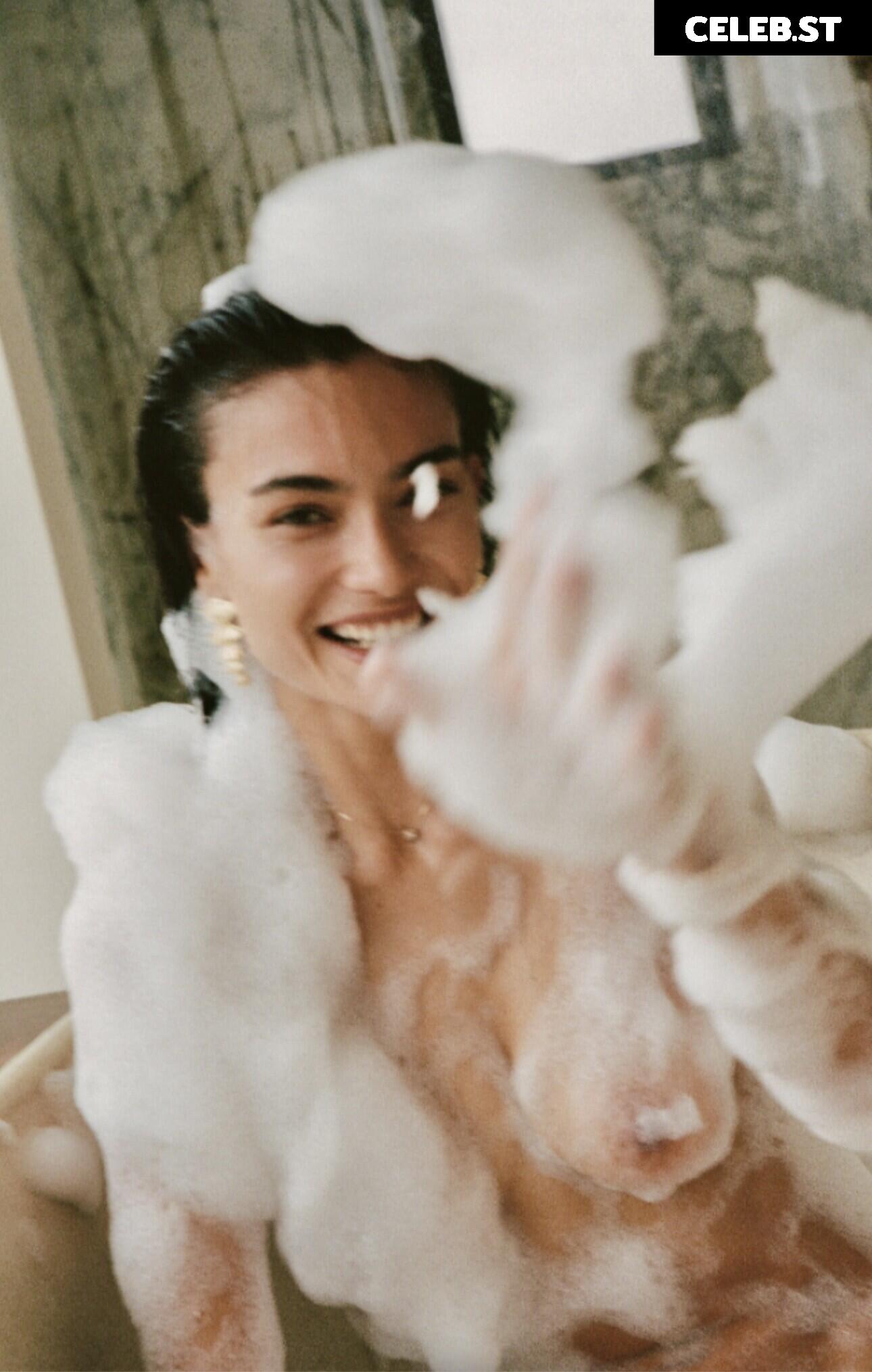 Kelly Gale / kellybellyboom Image 10026965