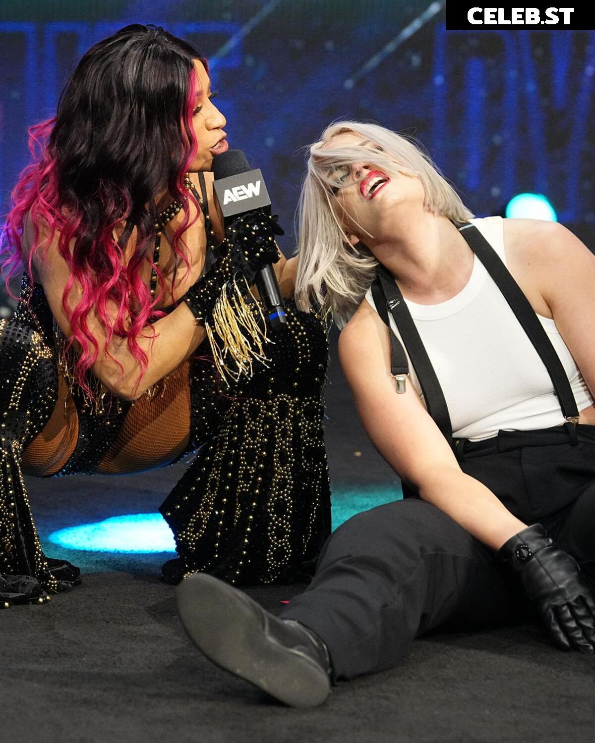 WWE Sasha Banks | Mercedes Moné Image 10026185