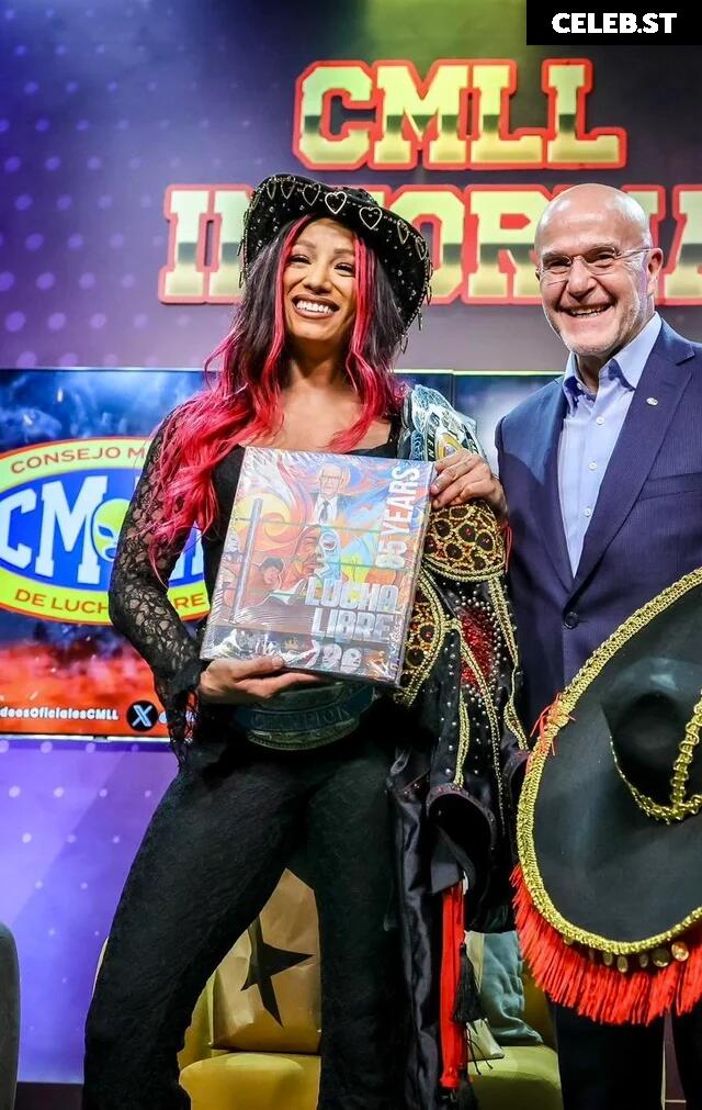 WWE Sasha Banks | Mercedes Moné Image 10026165