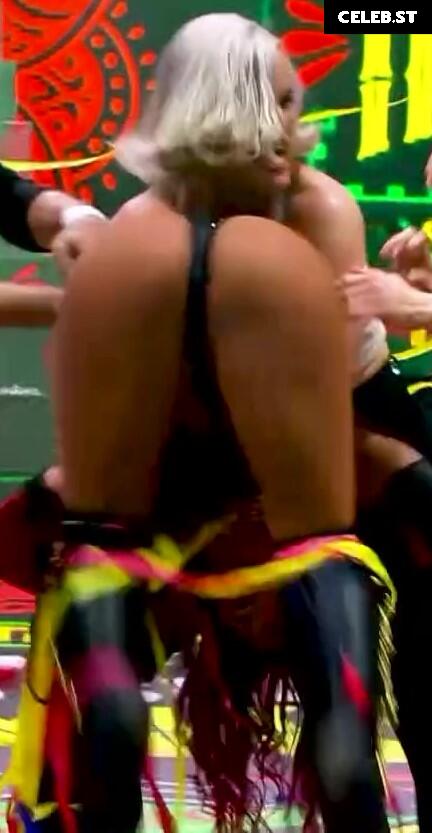 WWE Sasha Banks | Mercedes Moné Image 10026178