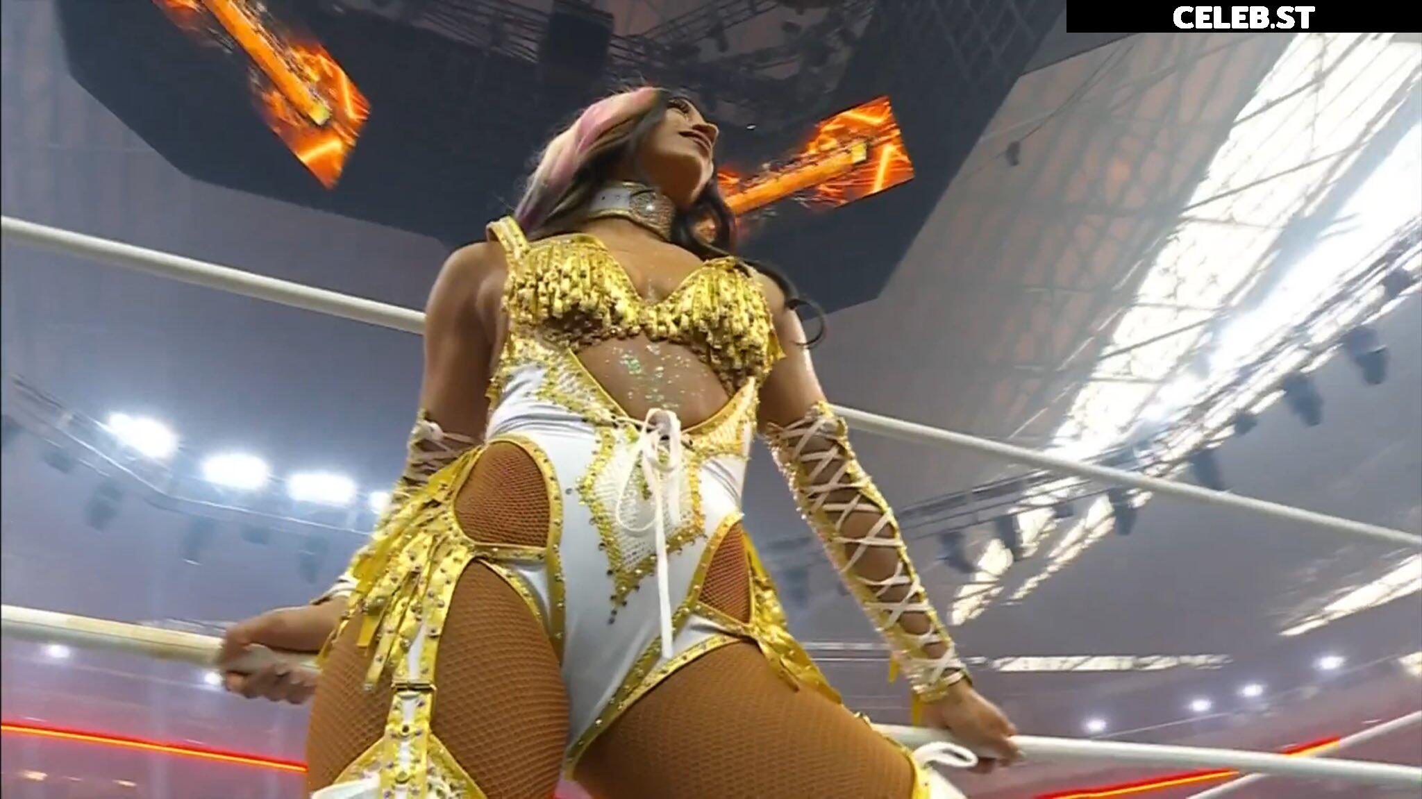 WWE Sasha Banks | Mercedes Moné Image 10026333