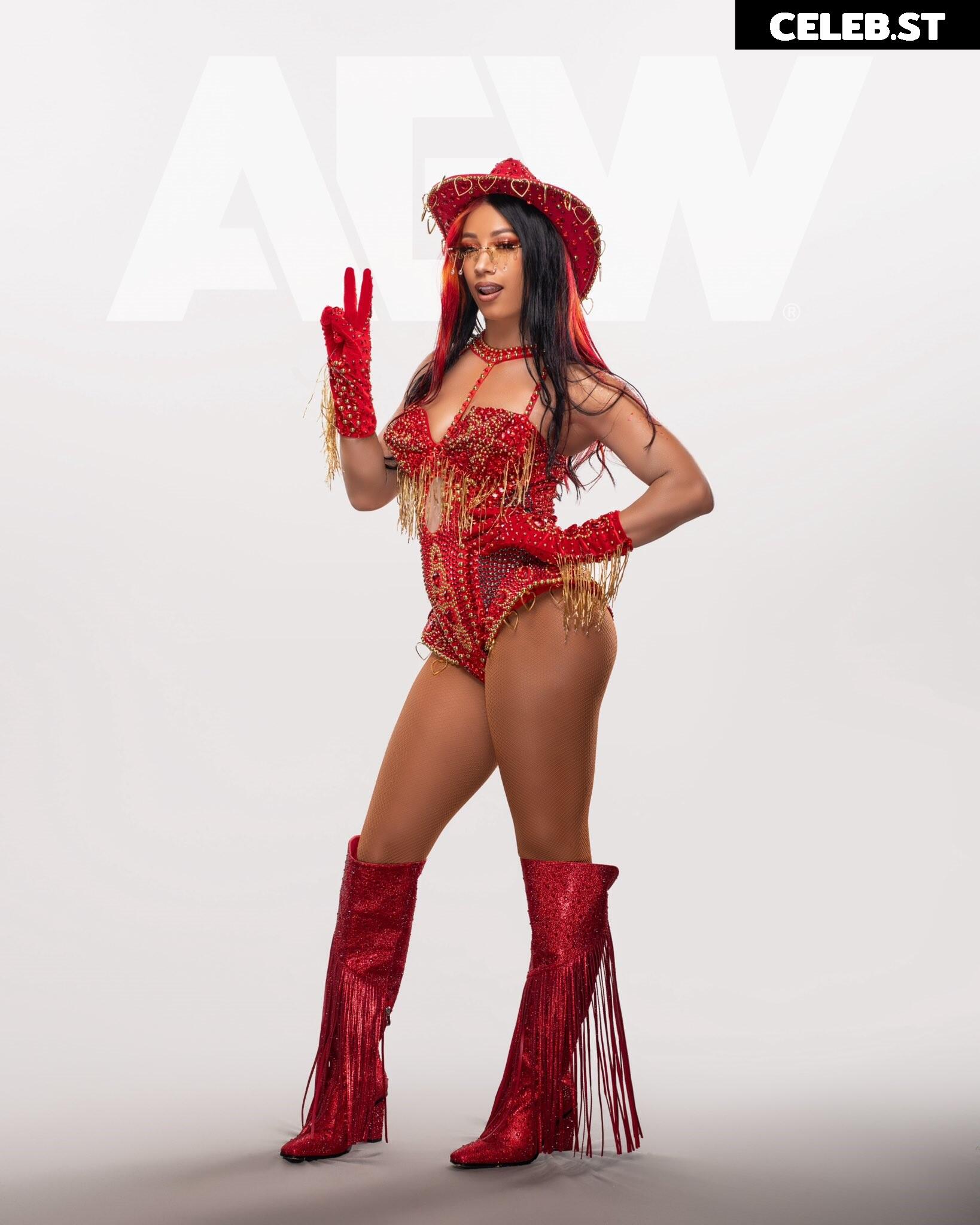 WWE Sasha Banks | Mercedes Moné Image 10026332