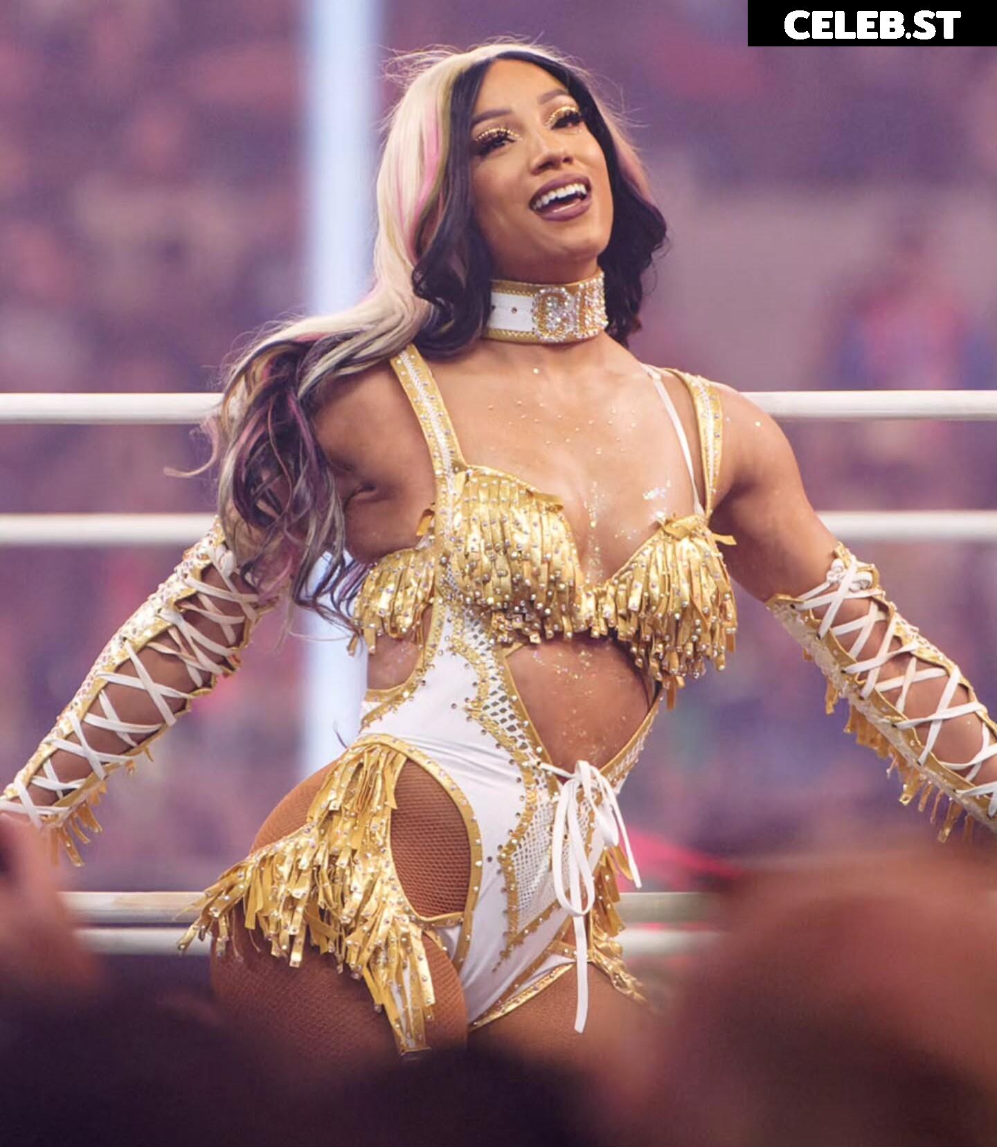 WWE Sasha Banks | Mercedes Moné Image 10026340