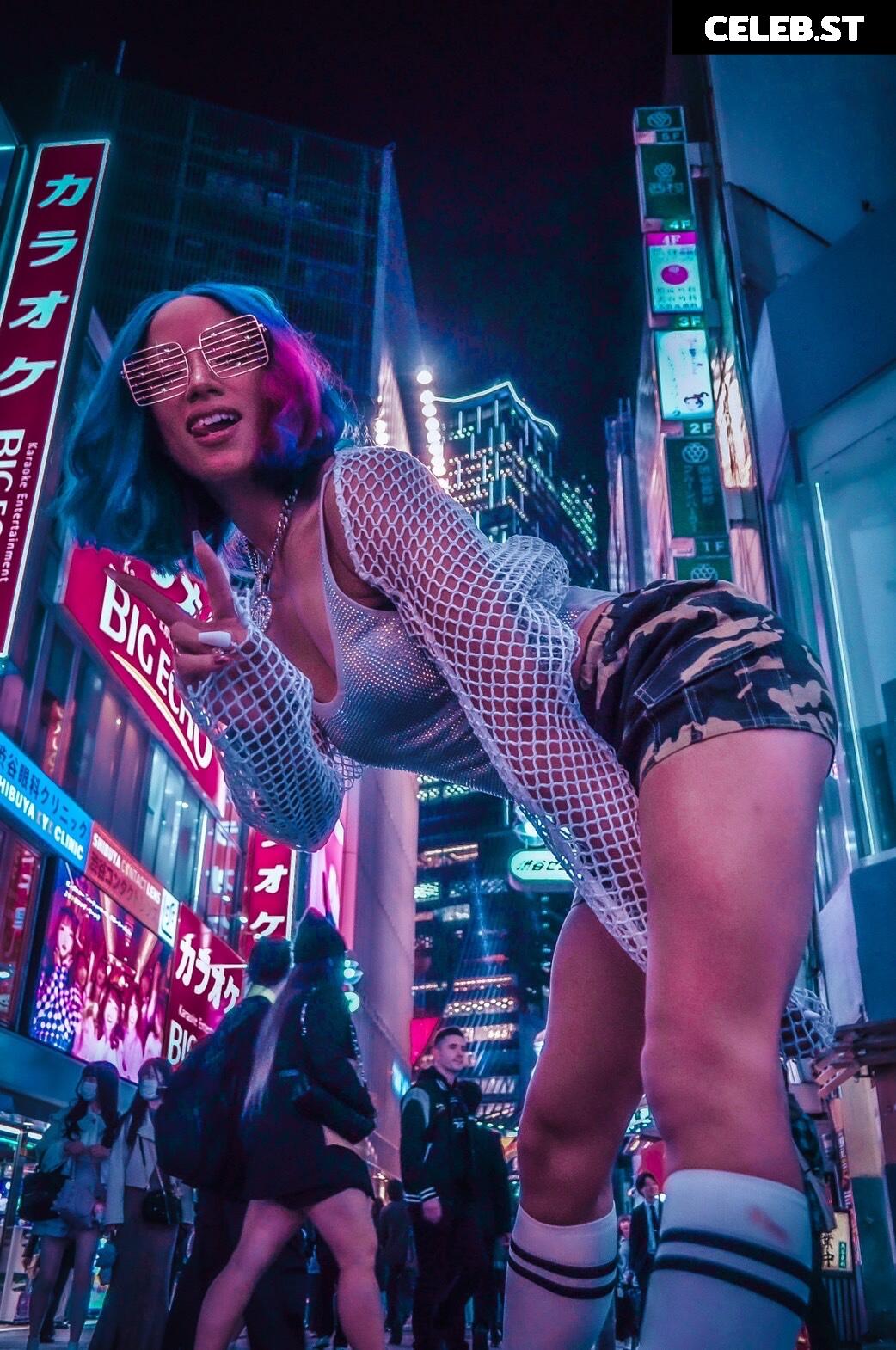 WWE Sasha Banks | Mercedes Moné Image 10026291