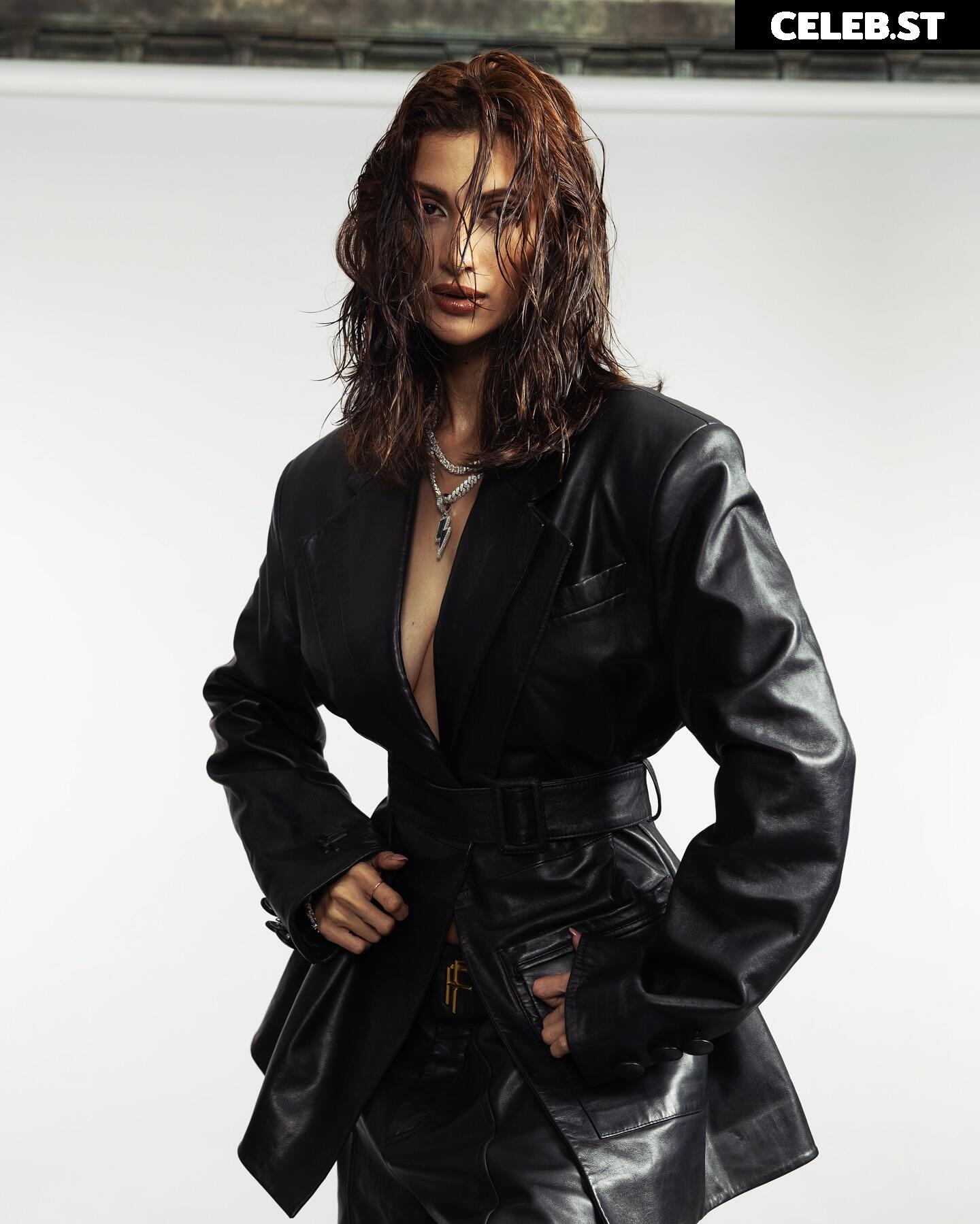 Diksha J Singh Image 10023983