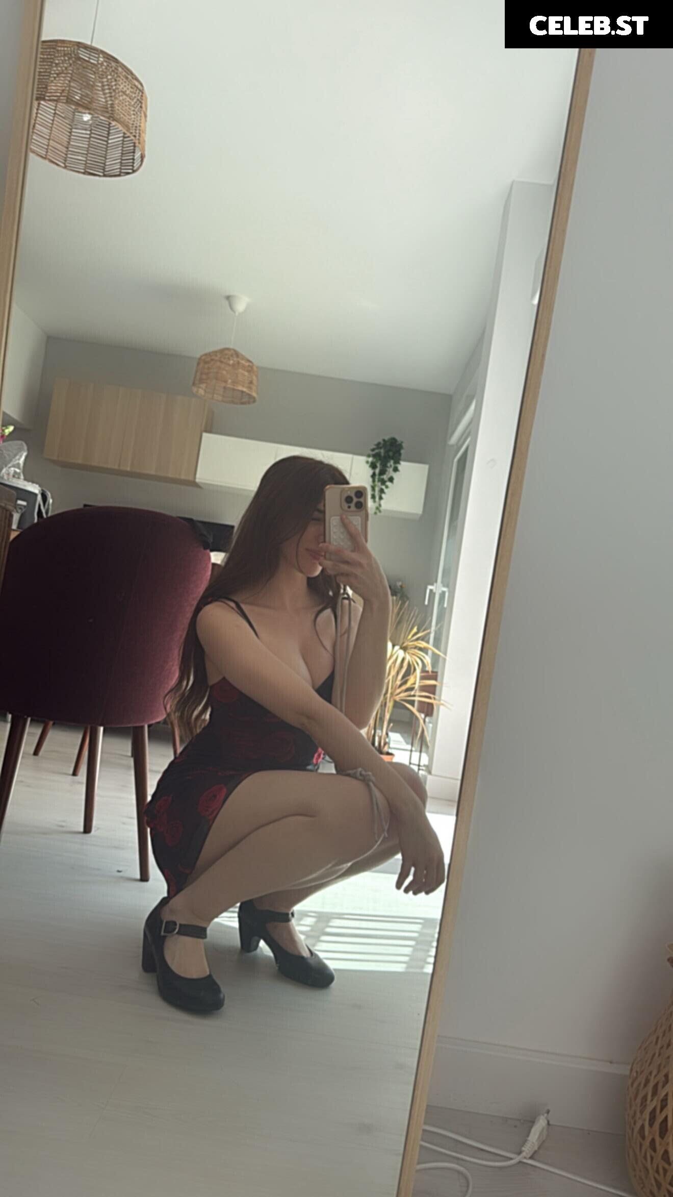 Zeling/Alicia/Zeiing Image 10023627