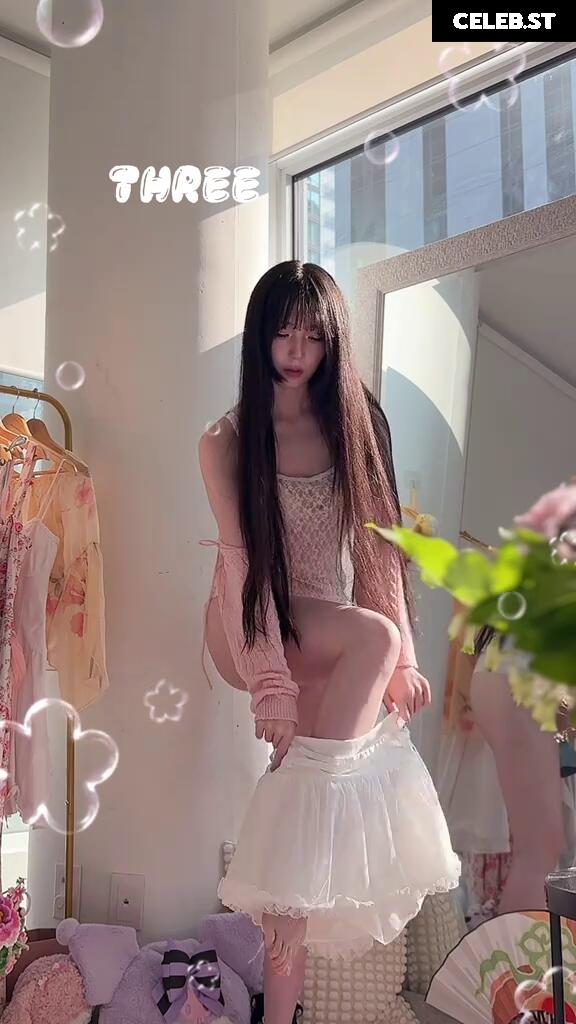 glihttr / fenguiin / Feng Image 10023083