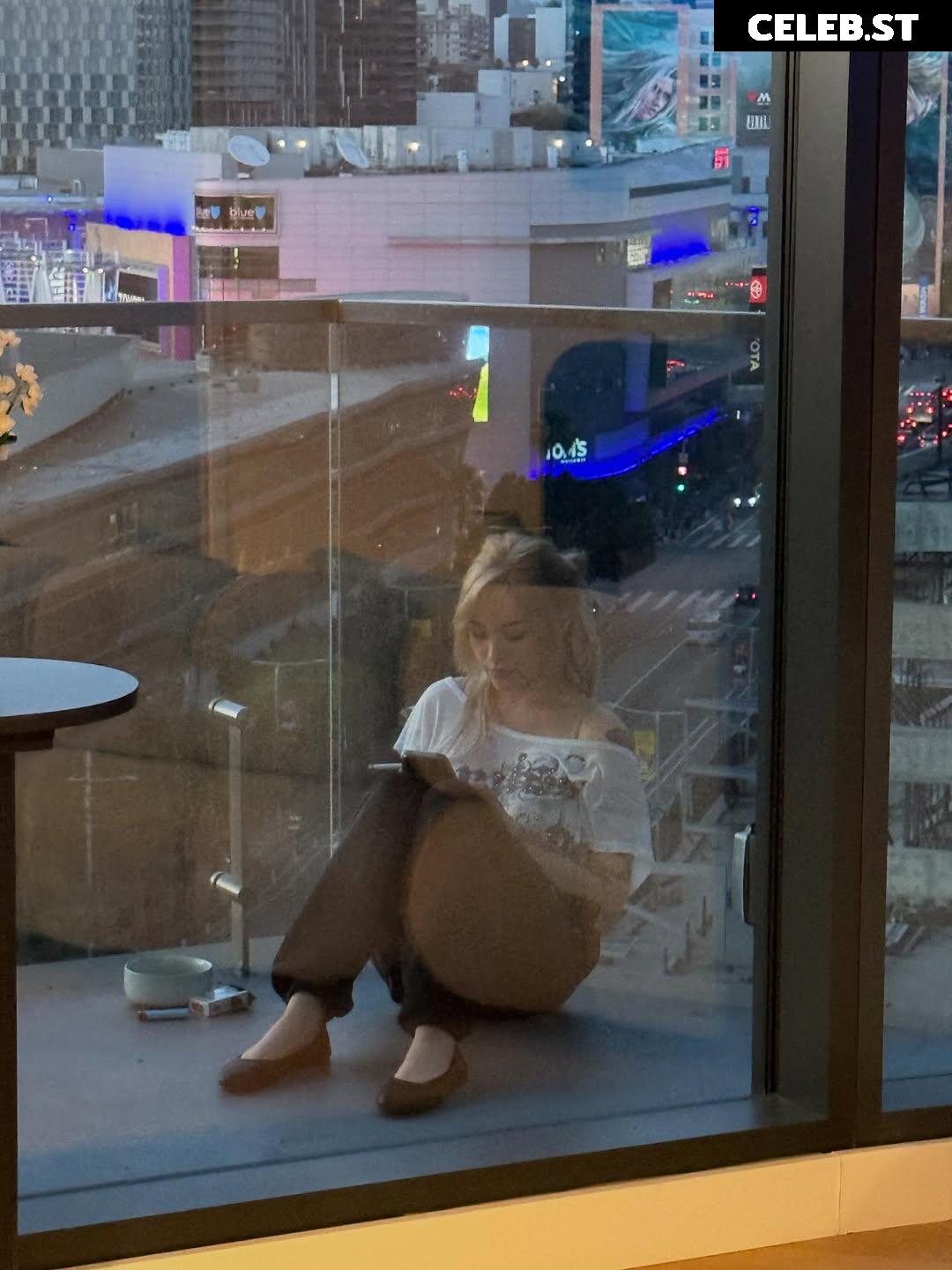 JadeyAnh | vylerria Image 10023339