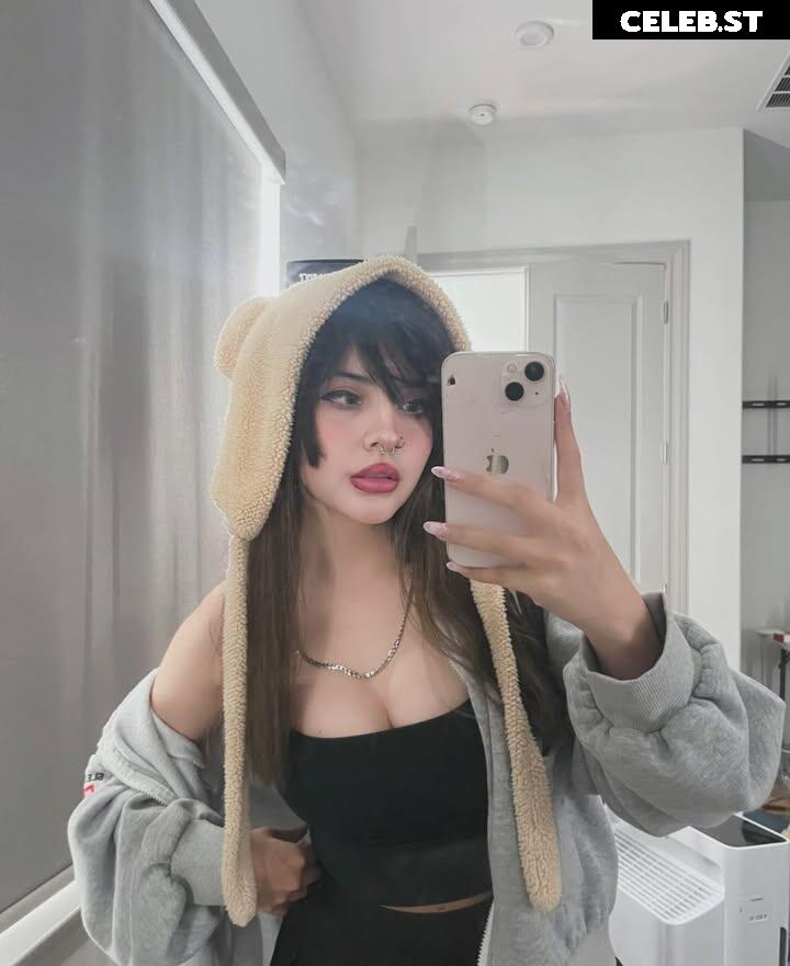 Gigi / Noodlenom (Pokelawls girlfriend) Image 10023282