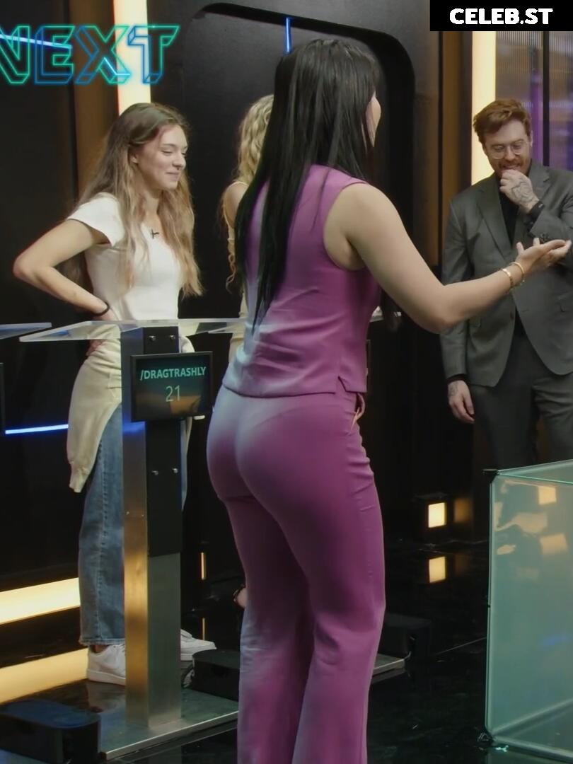 CarolineKwan Image 10023220