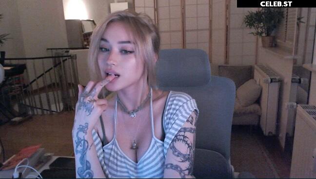 JadeyAnh | vylerria Image 10023227