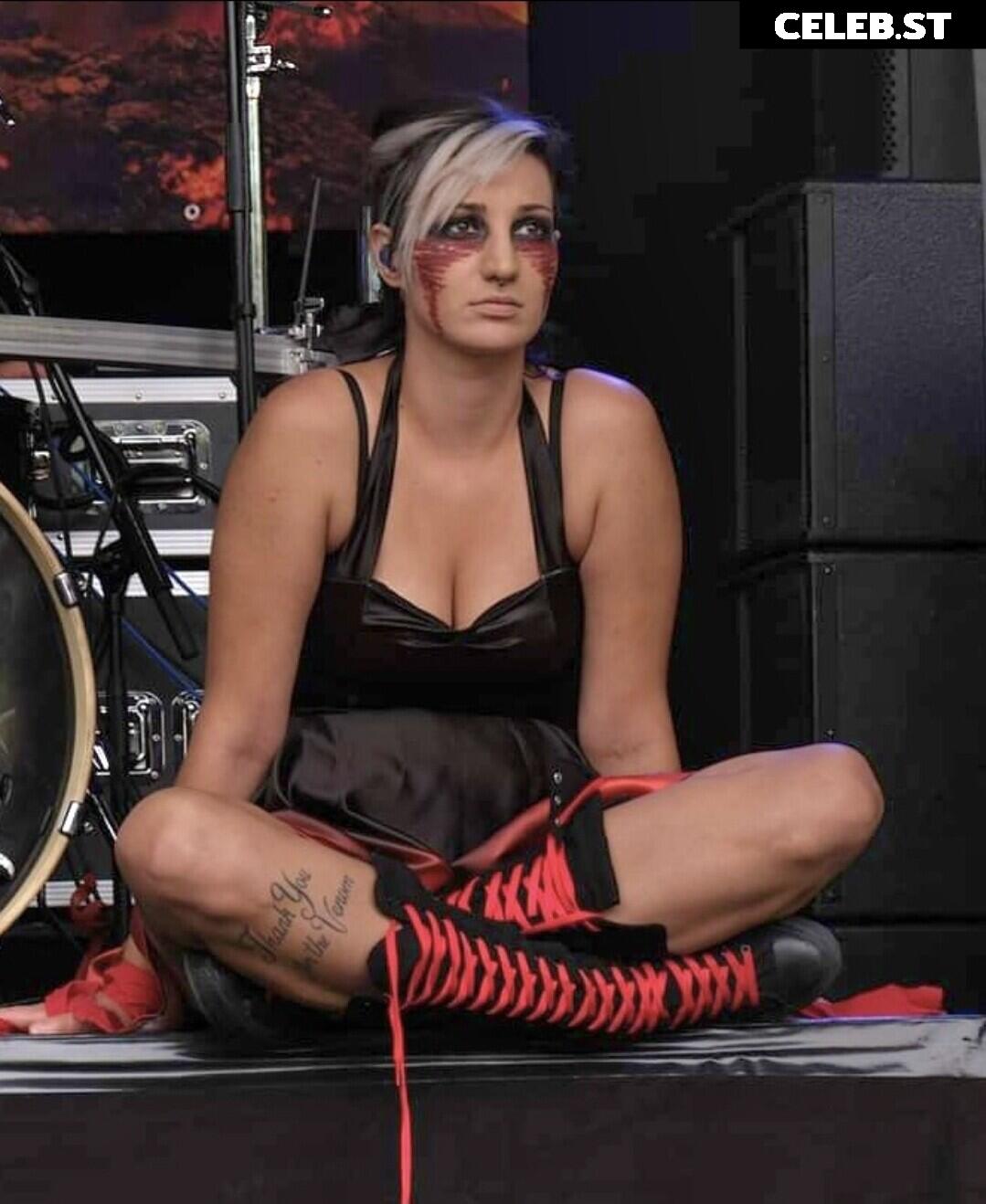 Women of Metal Image 10029426