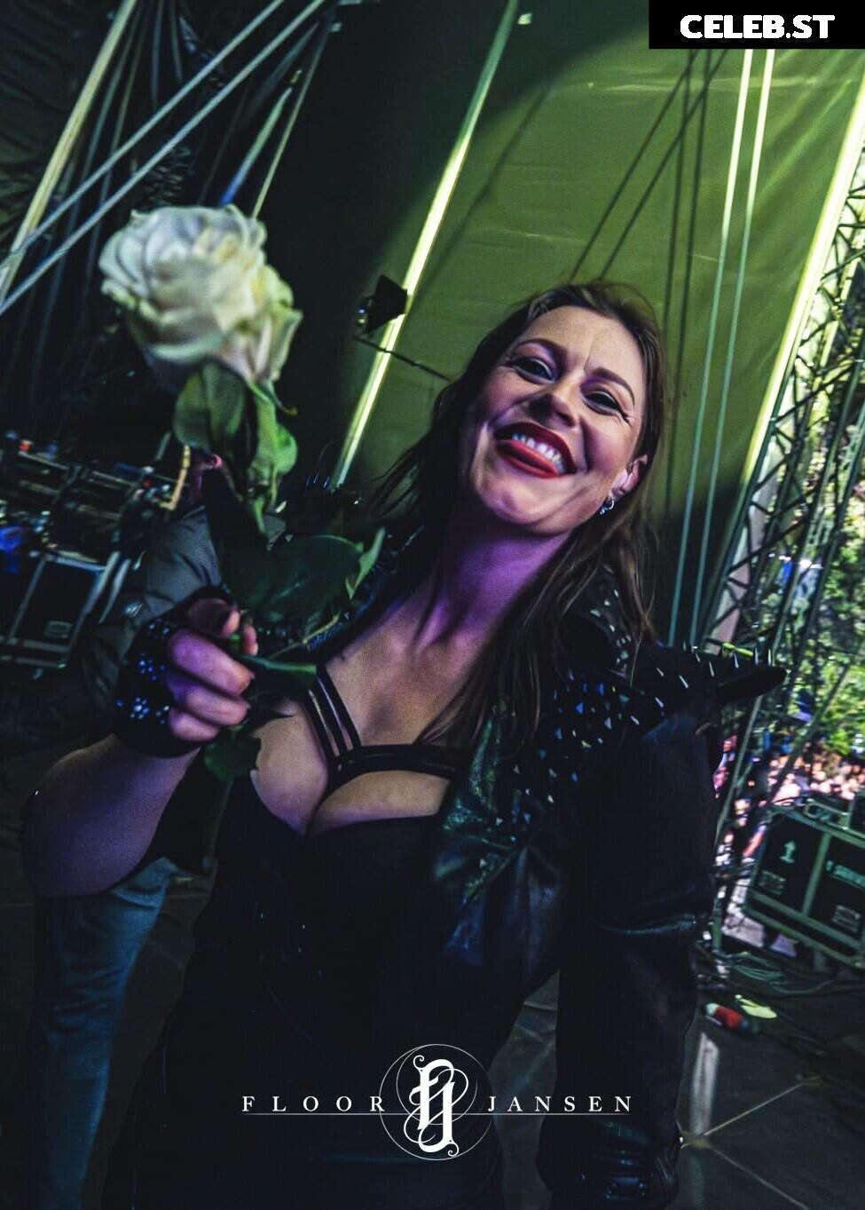 Women of Metal Image 10029646