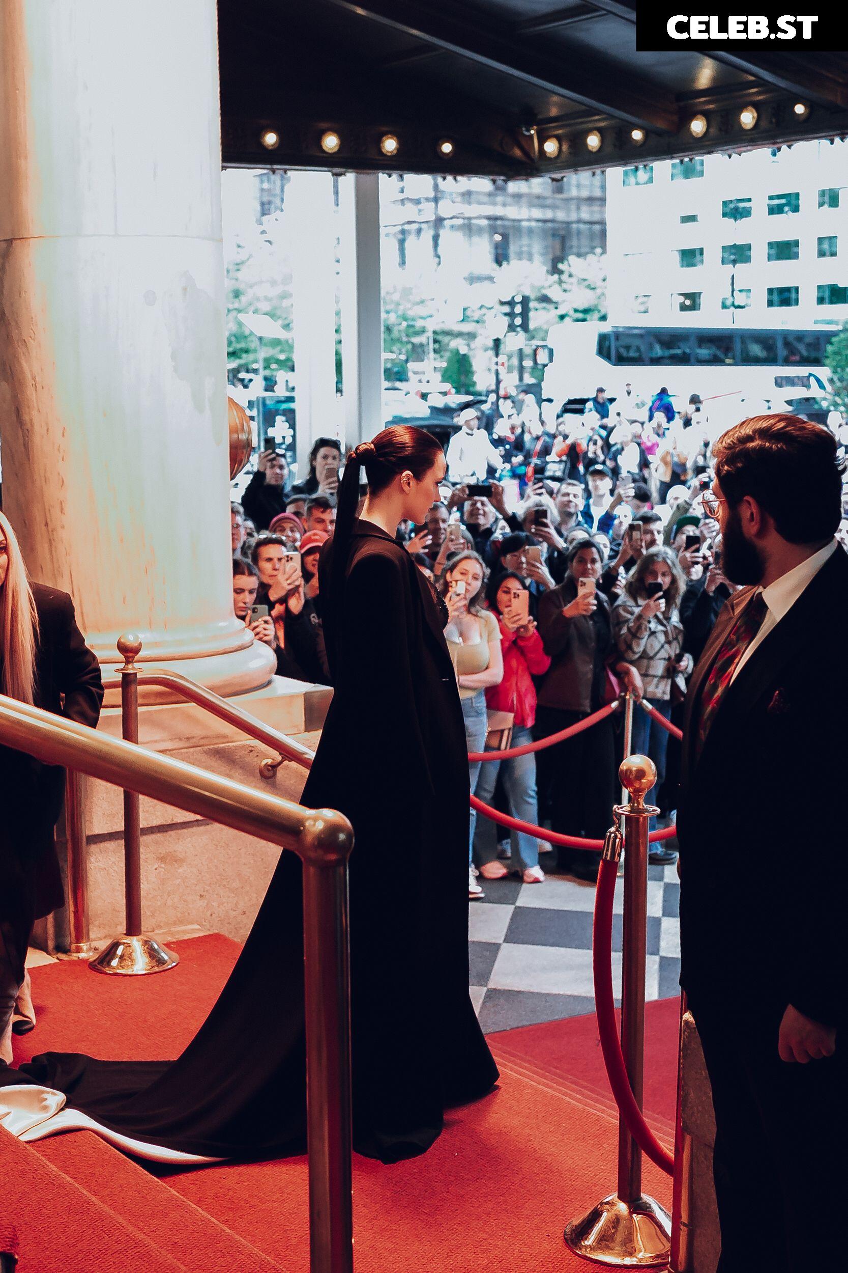 Rachel Brosnahan (Marvelous Mrs. Maisel) Image 10029080