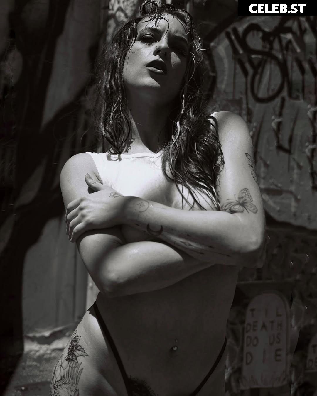 Women of Metal Image 10029323