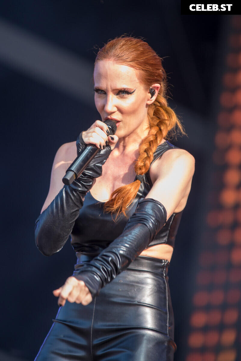 Women of Metal Image 10029340