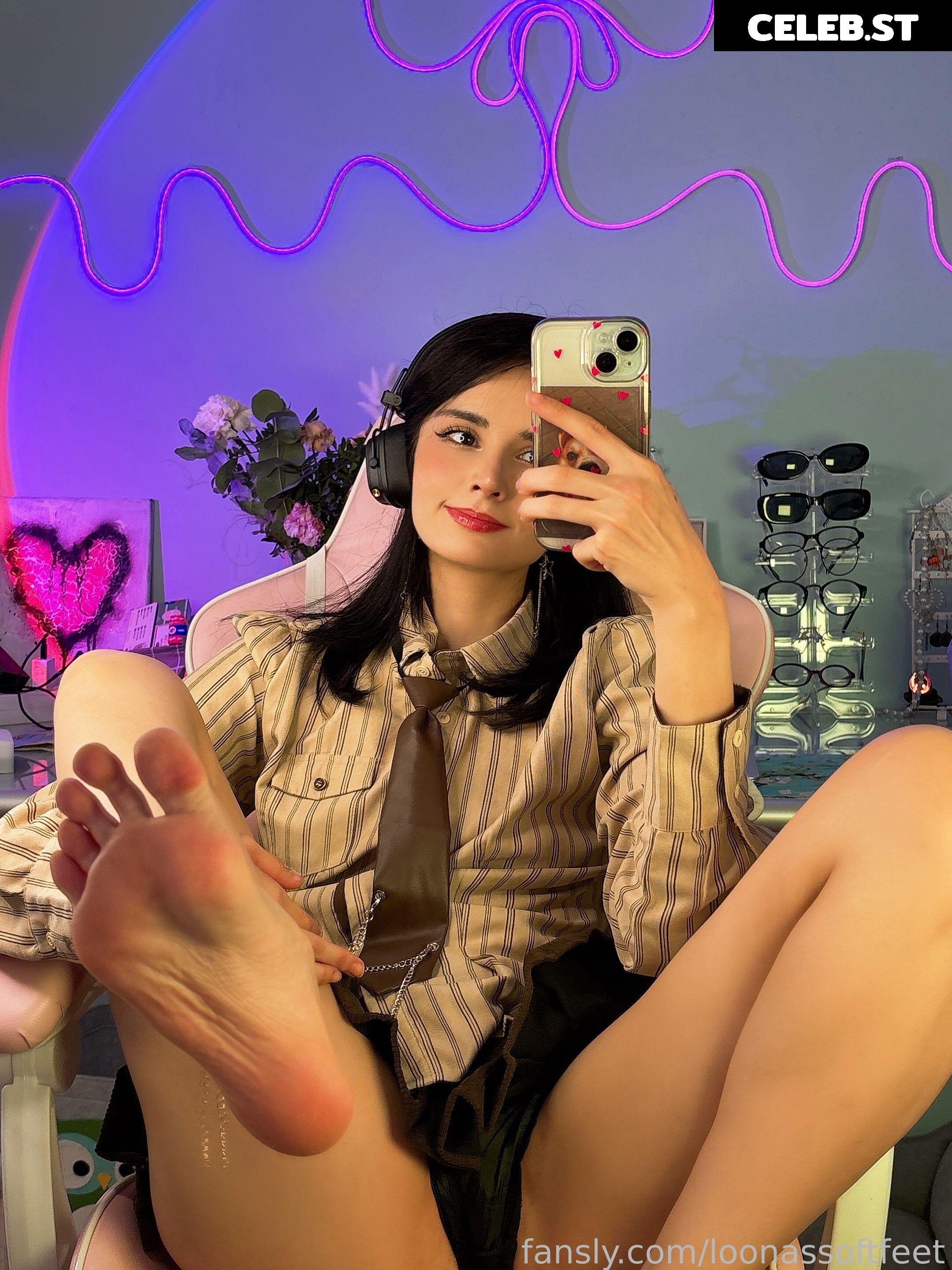 Loonassoftfeet Image 10038802