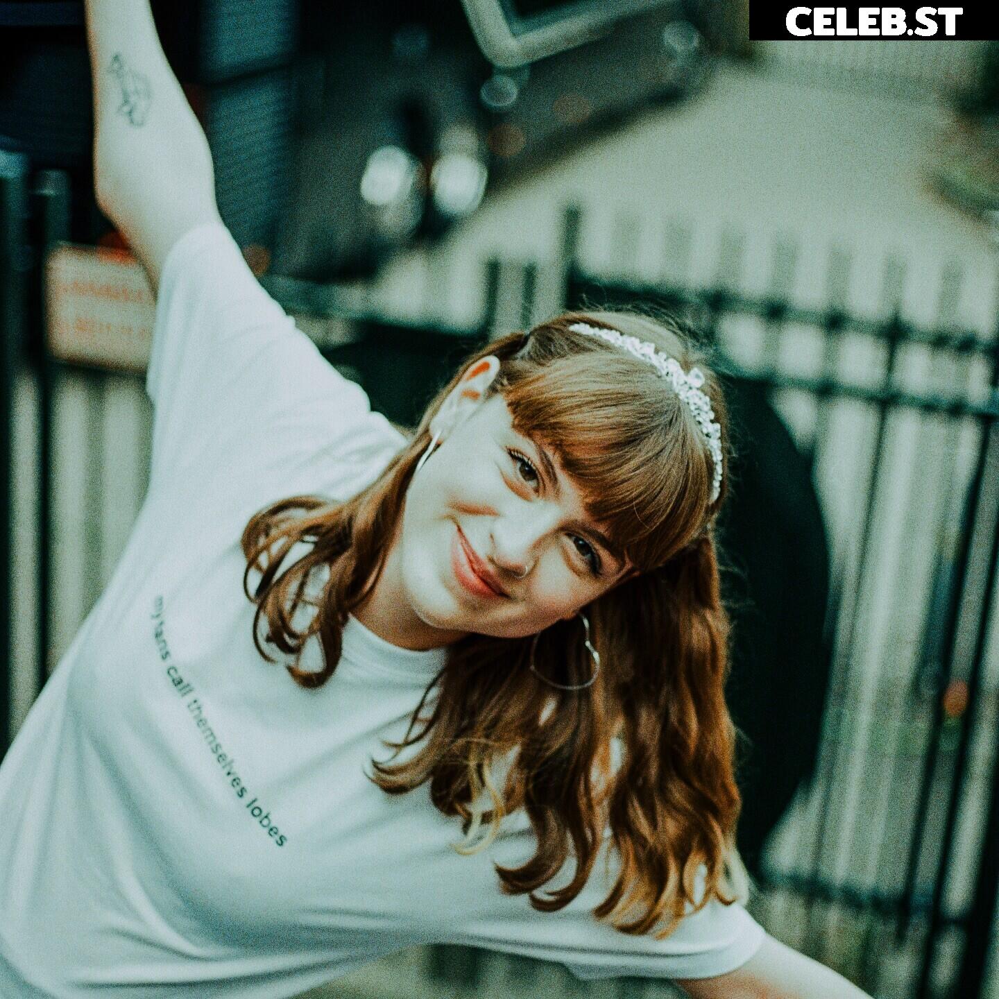 Chloe Slater - Indie Musician Image 10030928