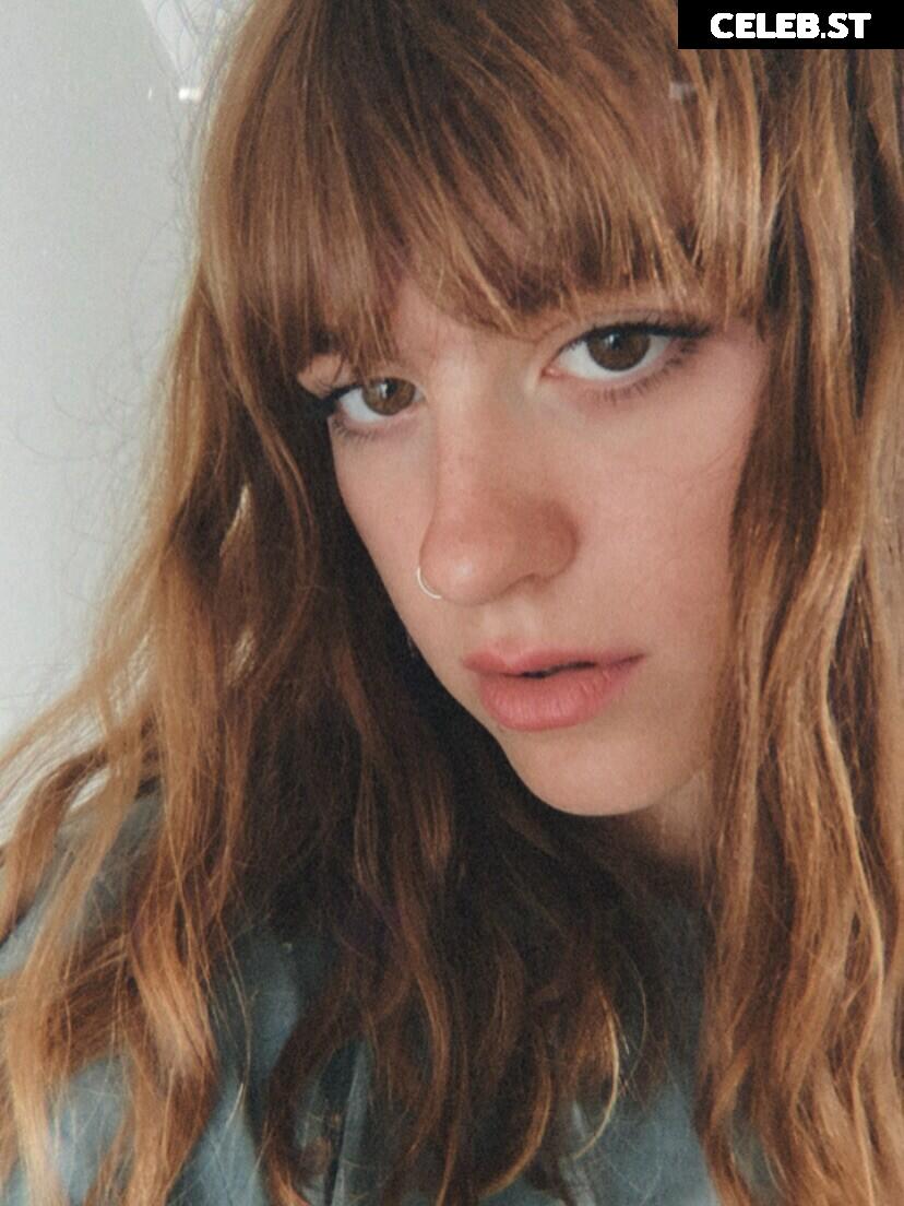 Chloe Slater - Indie Musician Image 10030937