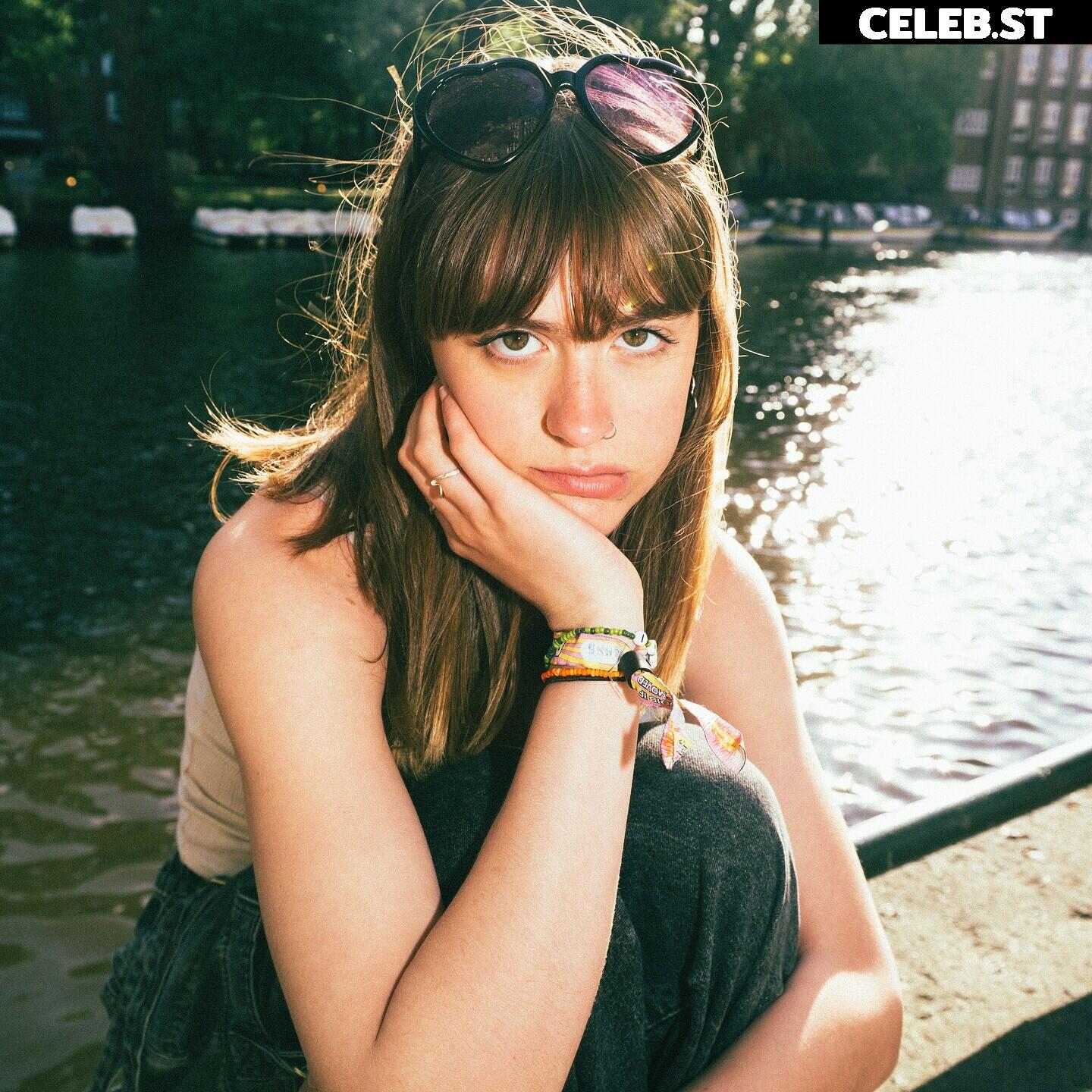 Chloe Slater - Indie Musician Image 10030935