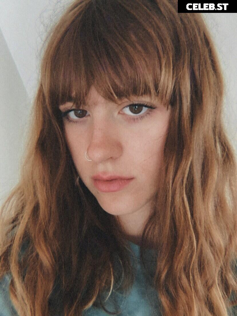 Chloe Slater - Indie Musician Image 10030938