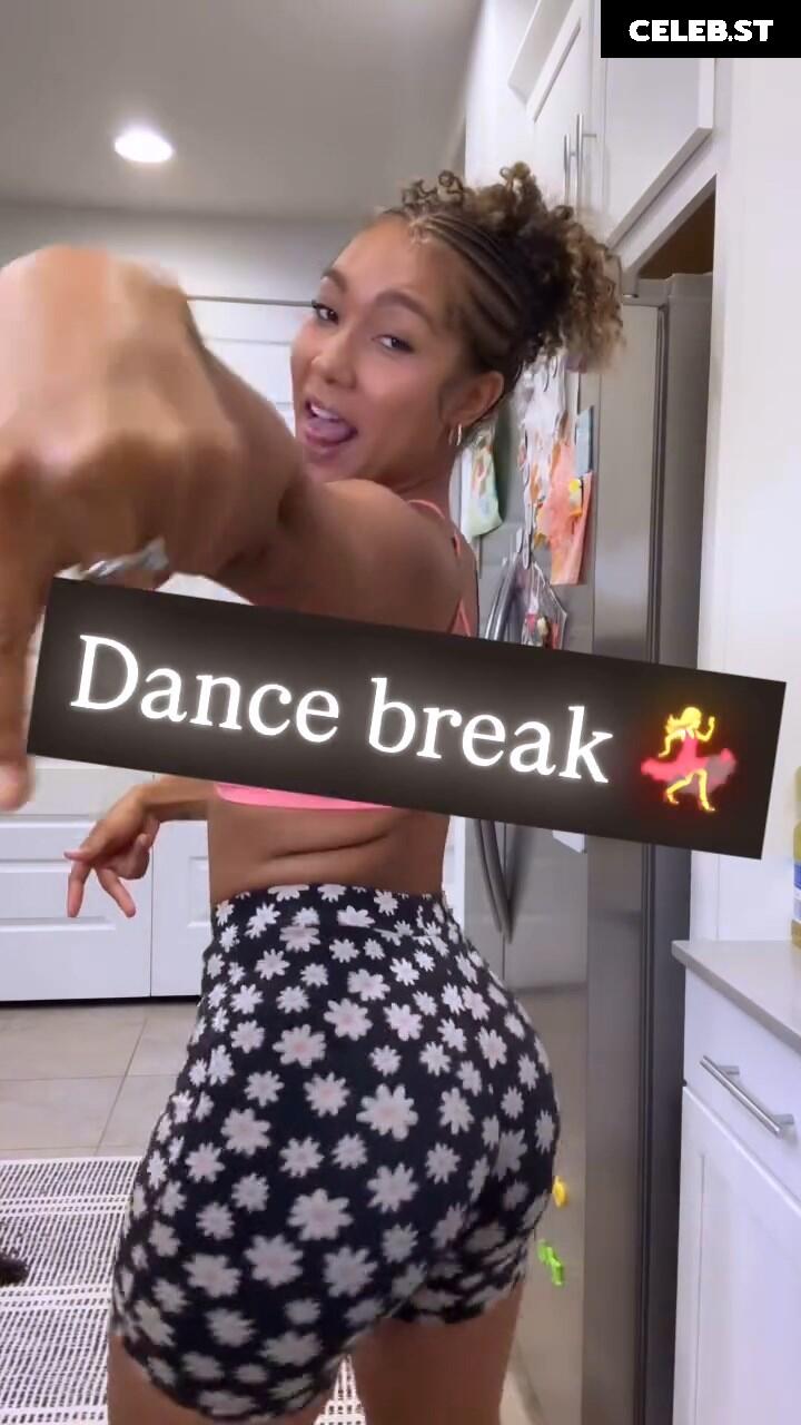 Parker McKenna Posey Image 10030961