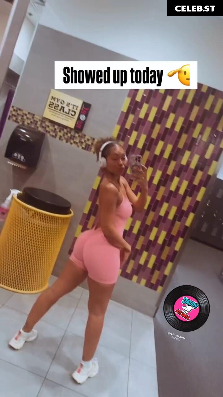 Parker McKenna Posey Image 10030967