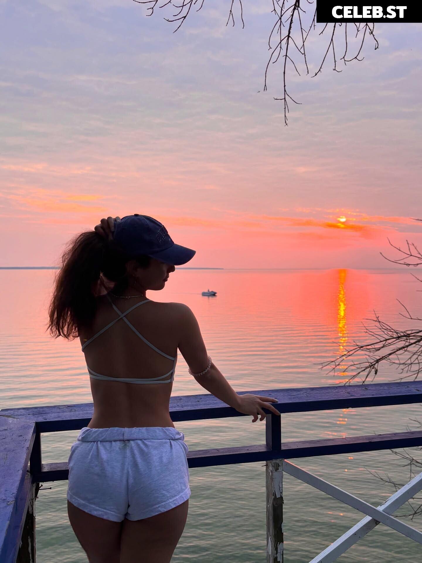 Sabrina Pezeshkian | sabadabadoodle | sabababaroo Image 10005781