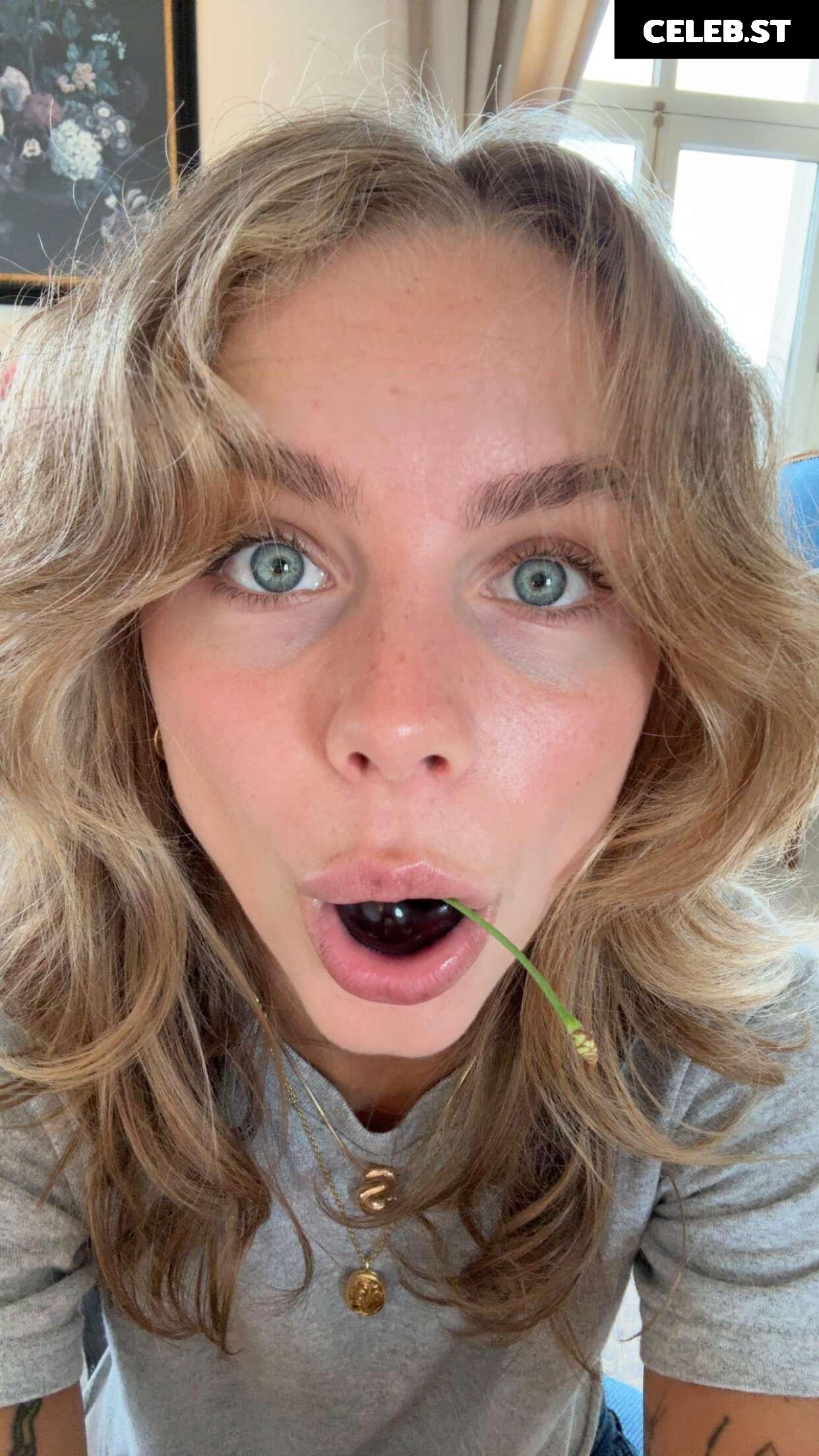 Anna Shumate / Annabananaxdddd Image 10004791