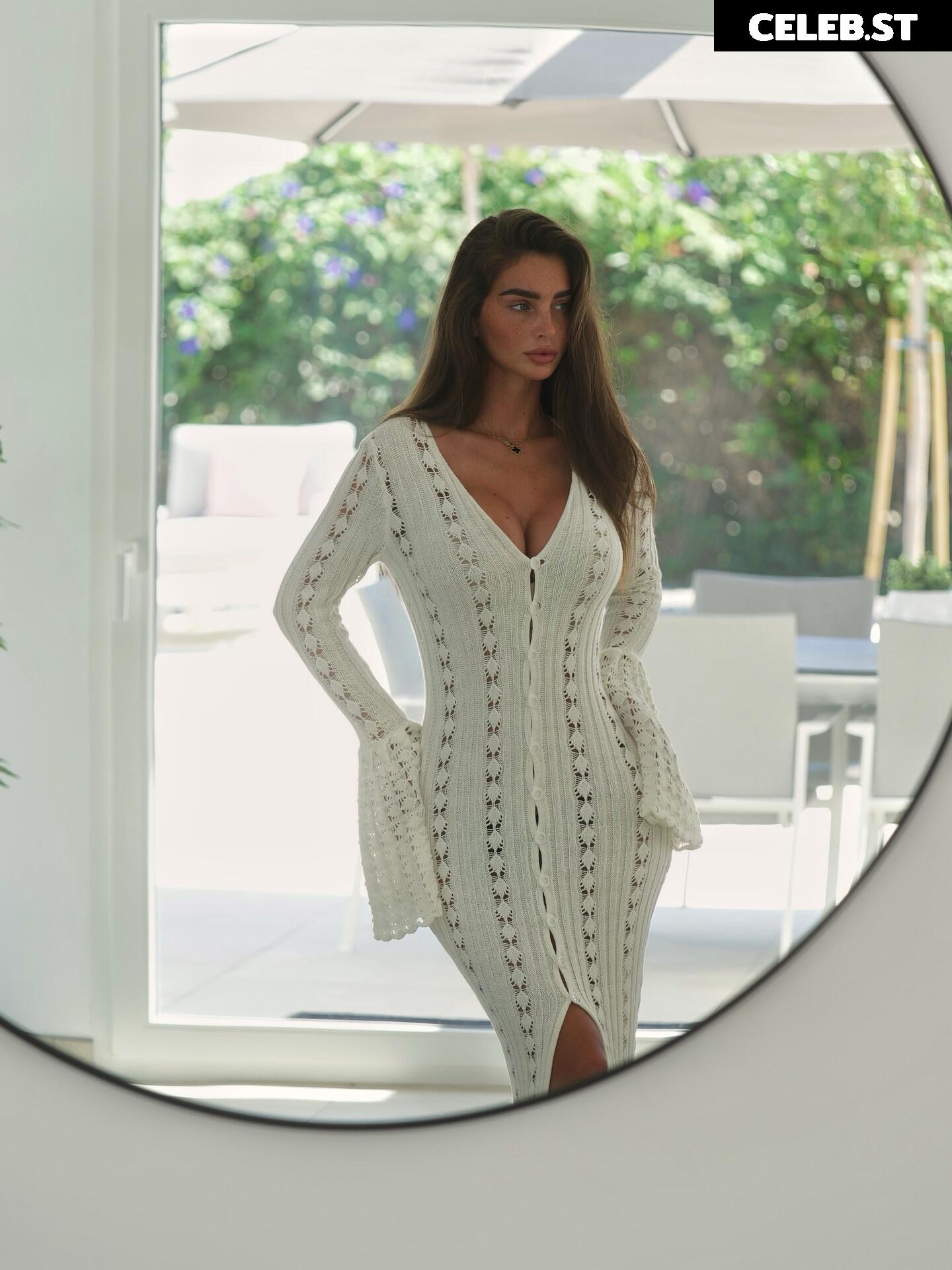 Maddy Cheary / maddycheary Image 10004141