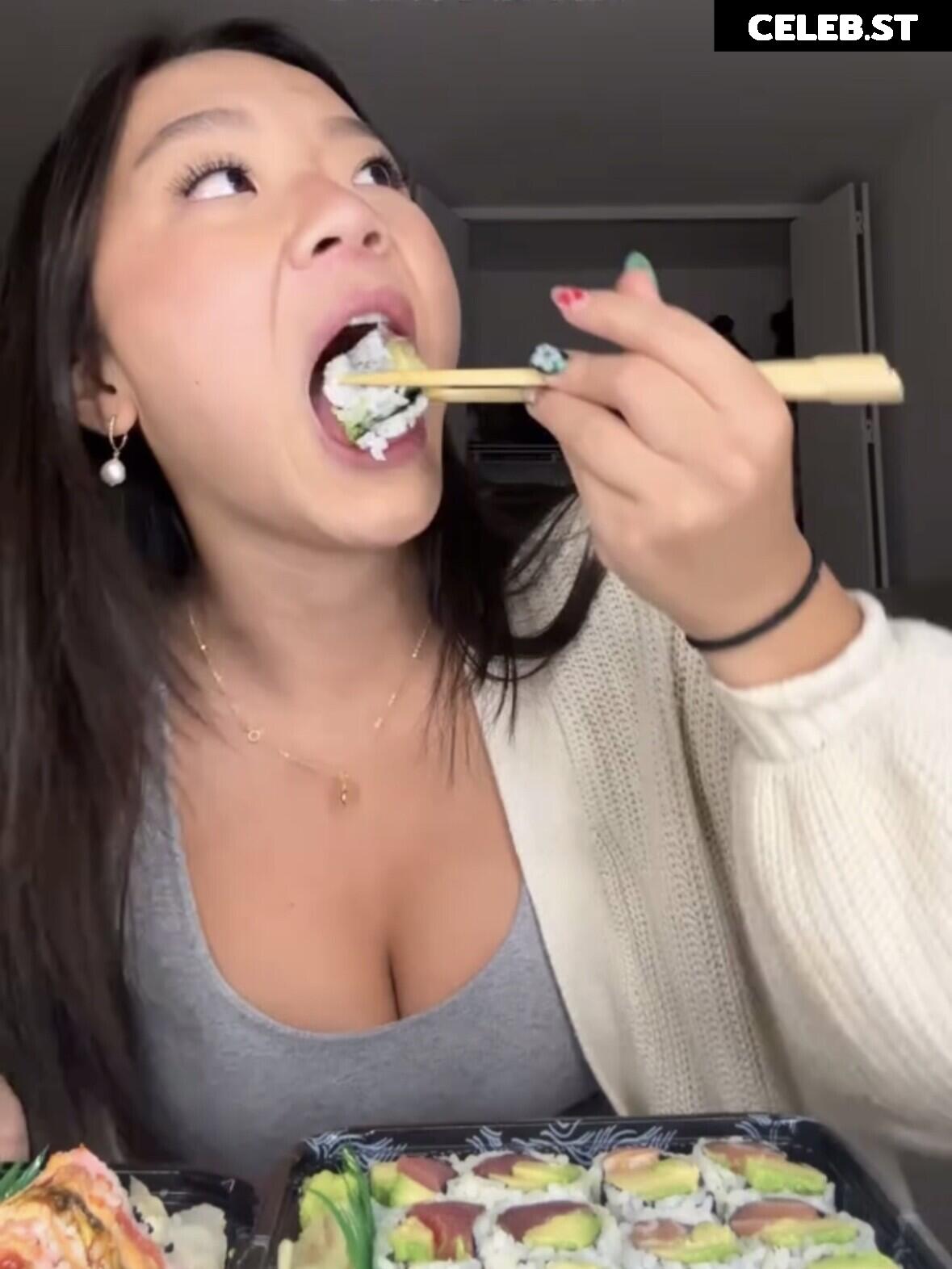 eatingalonediaries Image 10007924