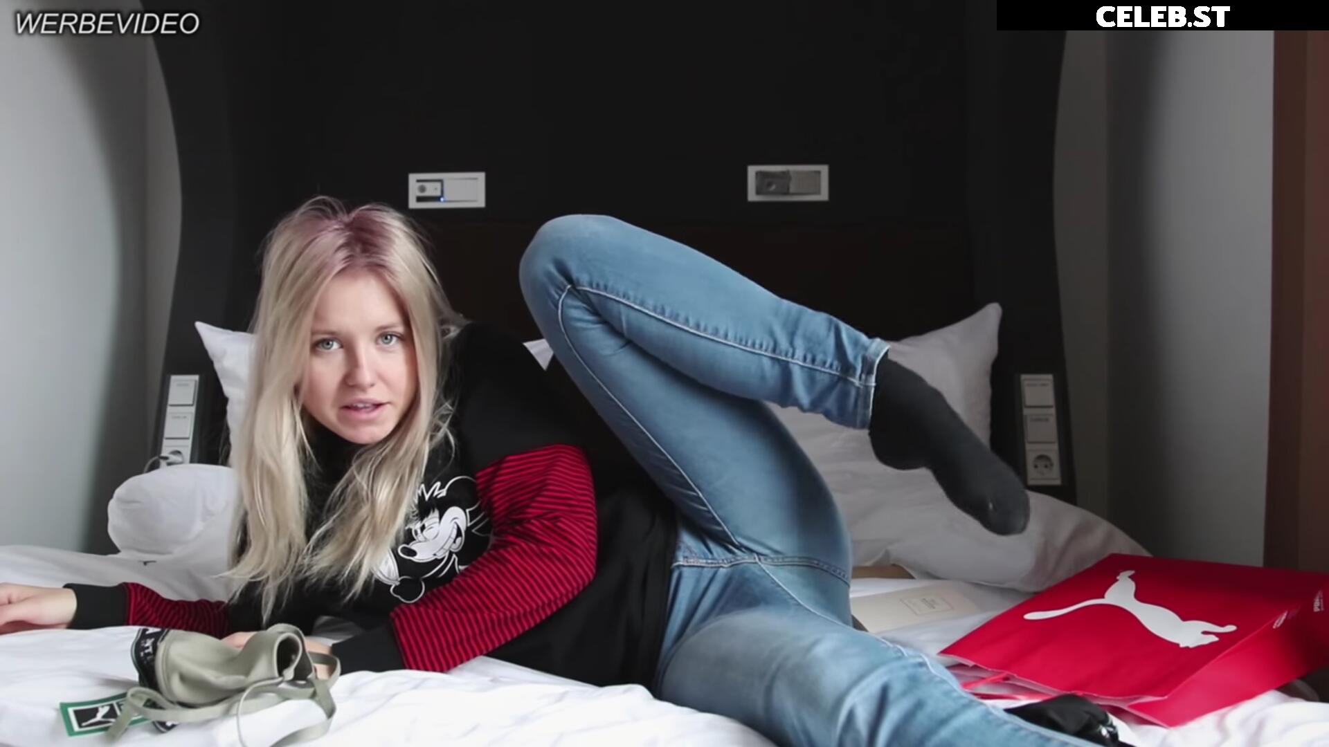 KellyMissesvlog Image 1000693