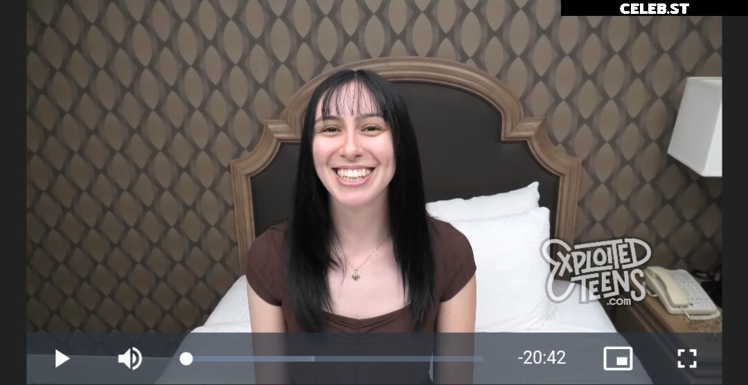 Angelina Lati / Mariana Flores Image 10094064