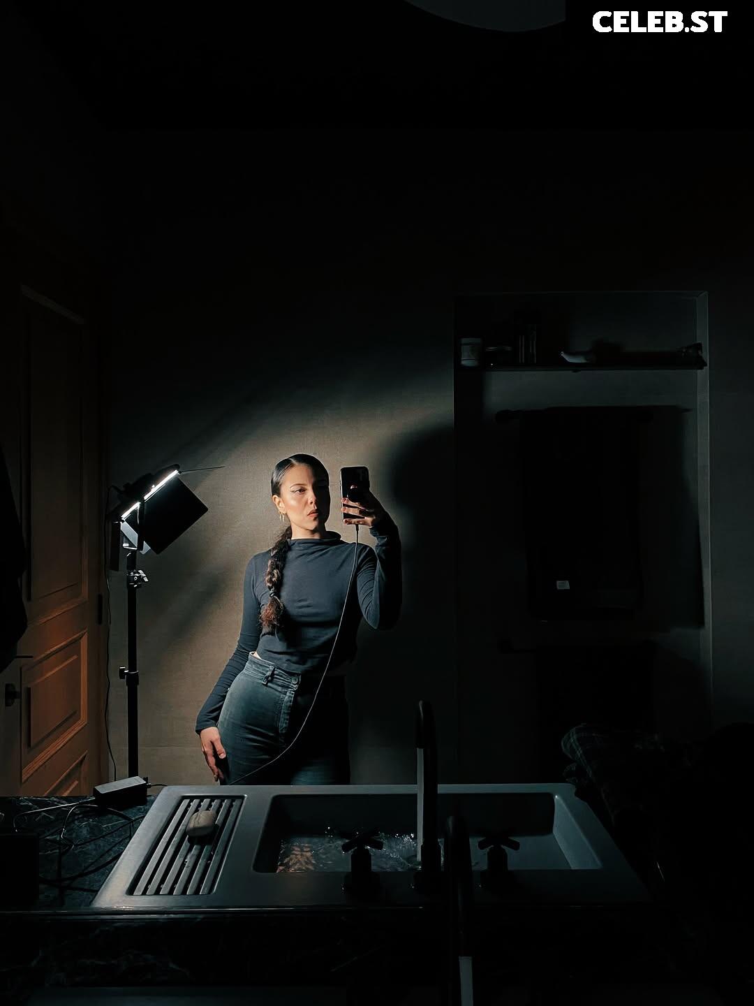 Violet Orlandi Image 10096072