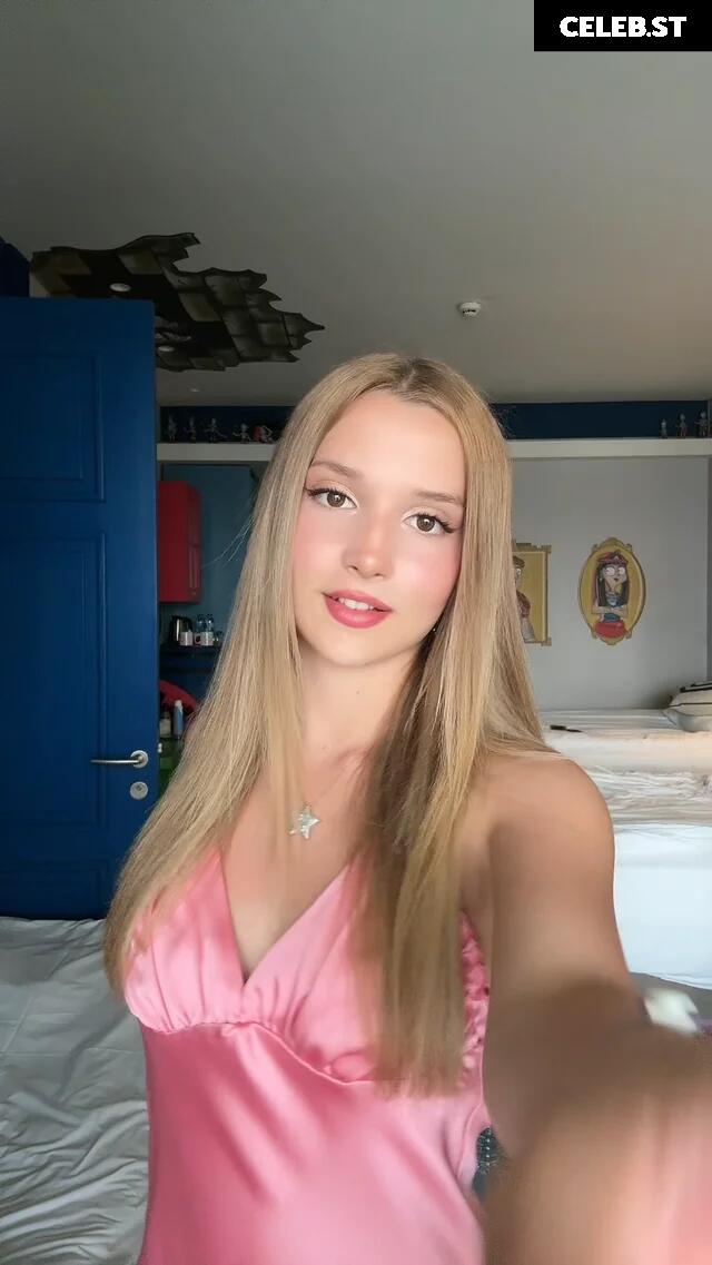 Ecrin Su Çoban Image 10081939