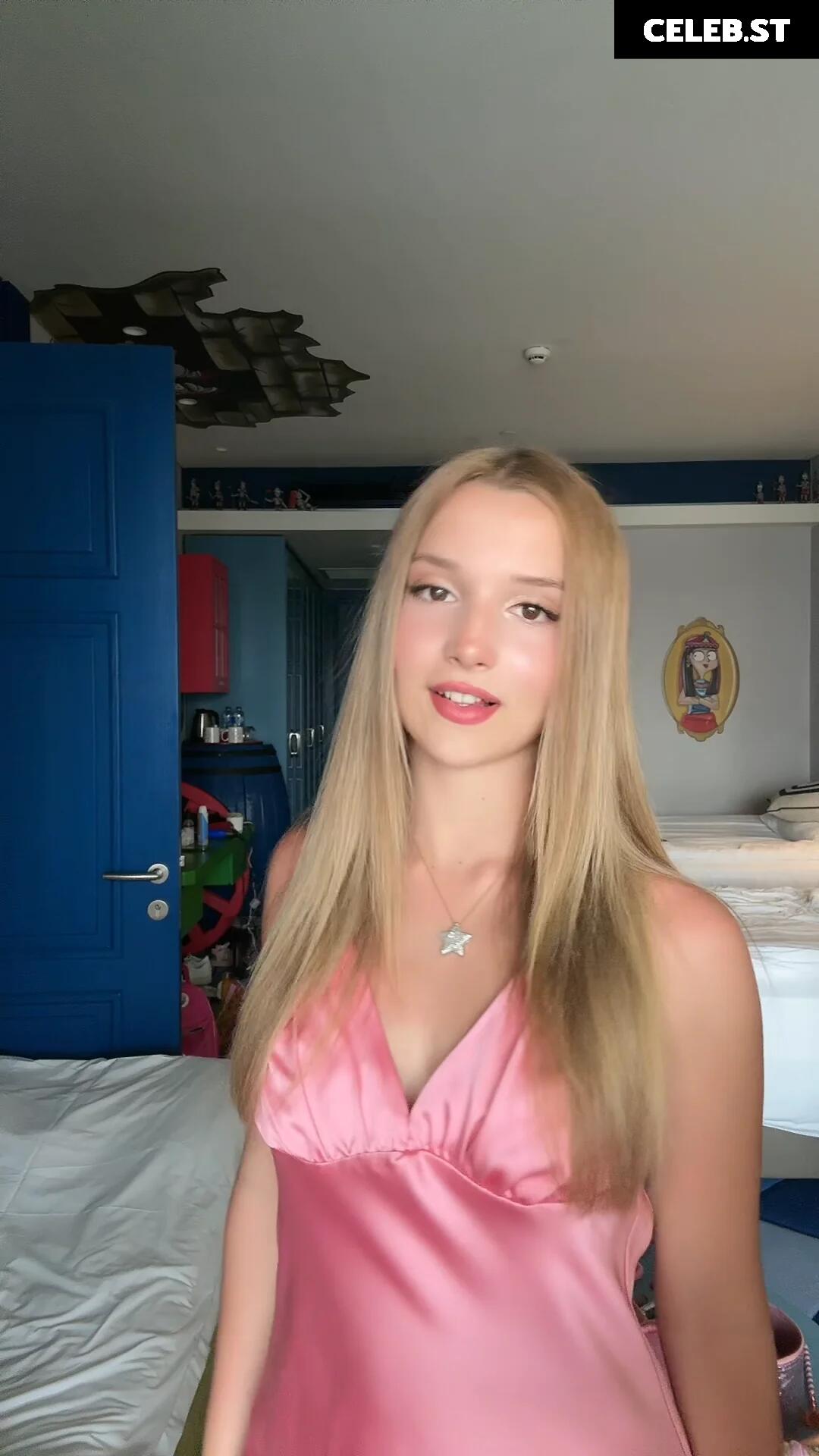 Ecrin Su Çoban Image 10081945