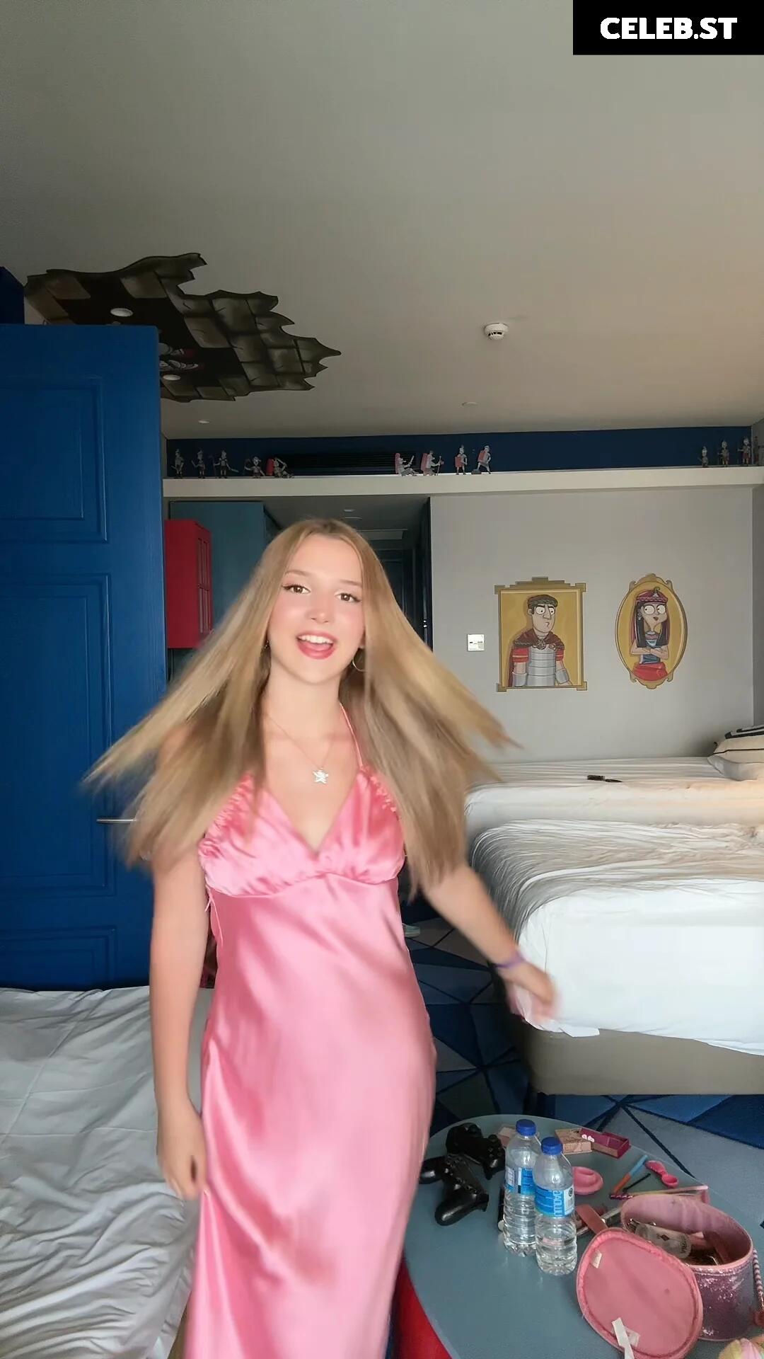 Ecrin Su Çoban Image 10081944