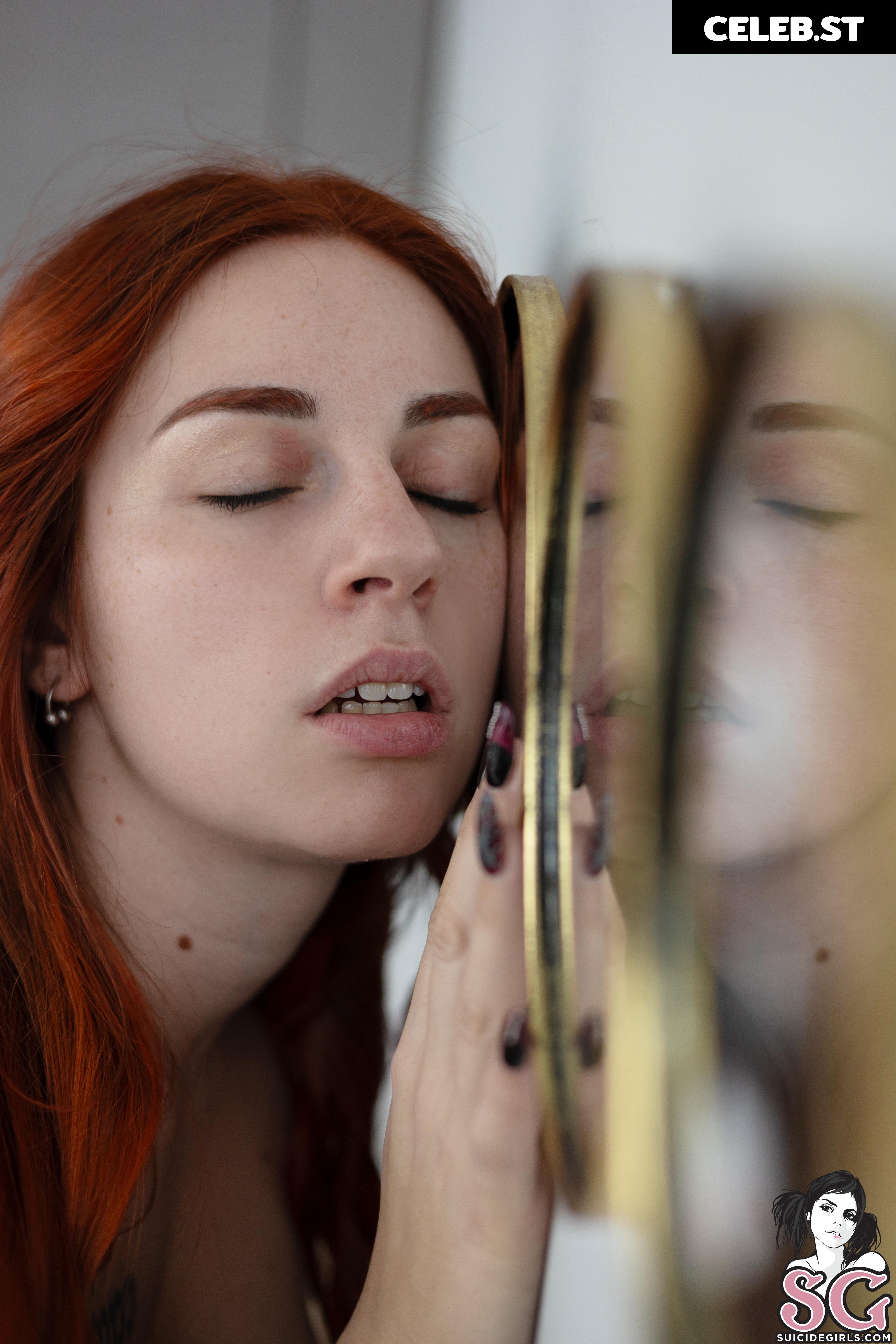 lucelf / lucrezia Image 10080136