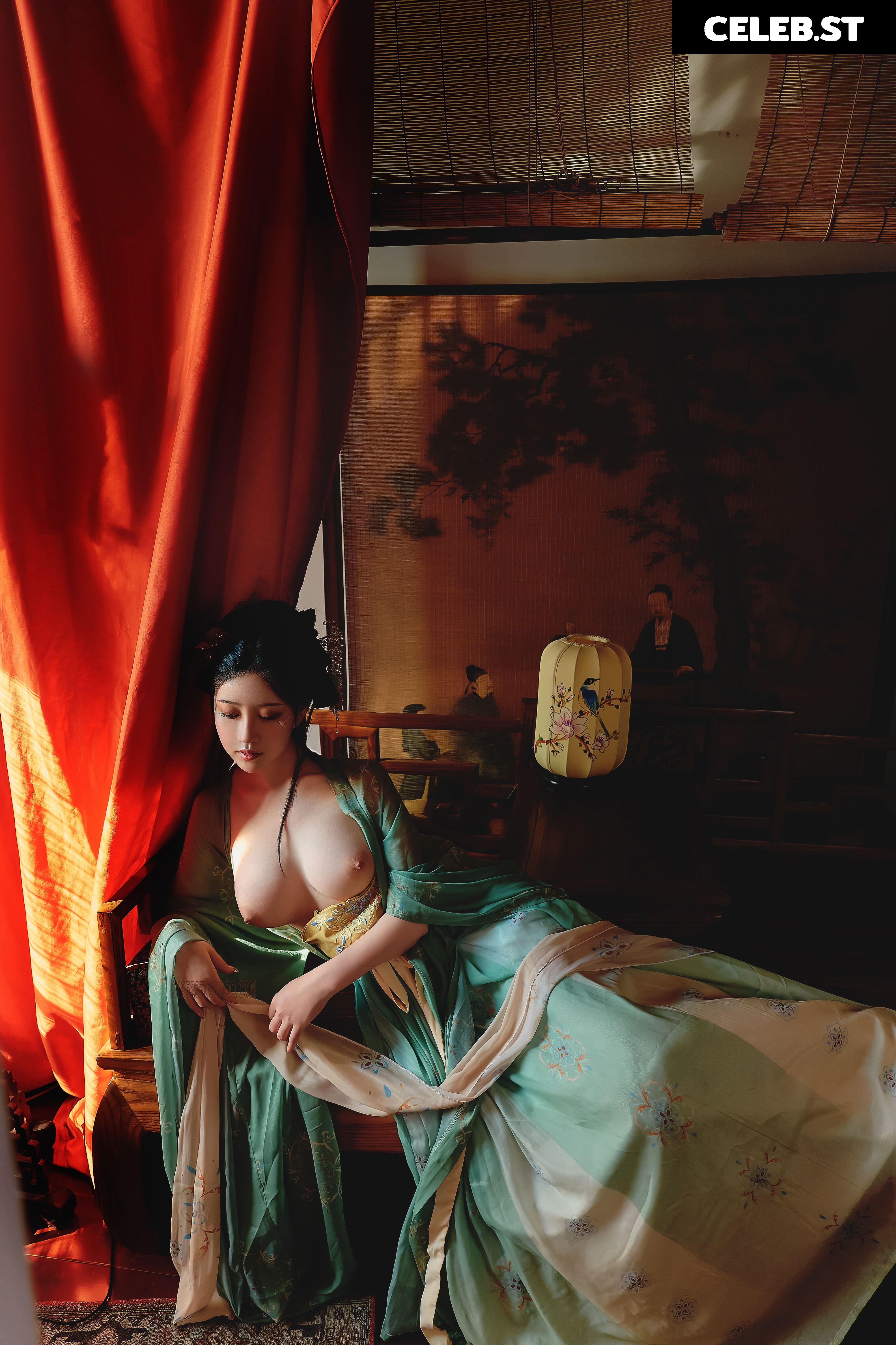 nnian_ Image 10080325