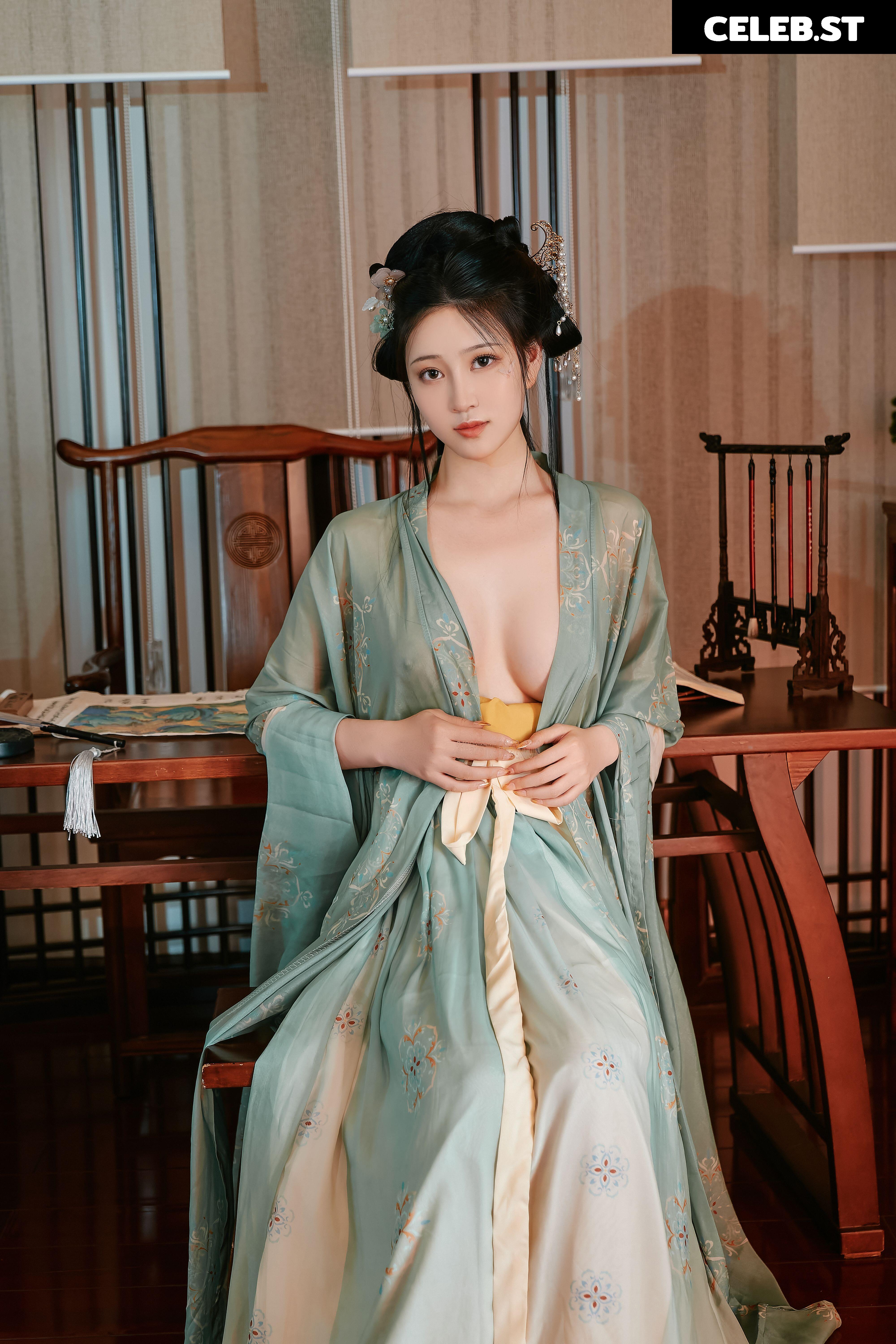 nnian_ Image 10080343