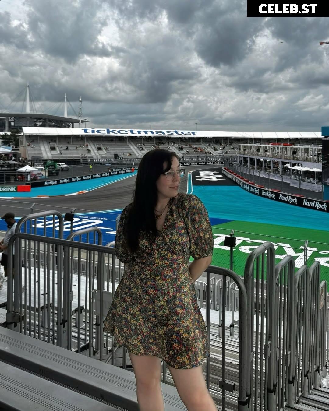 Swell Entertainment Image 10082180