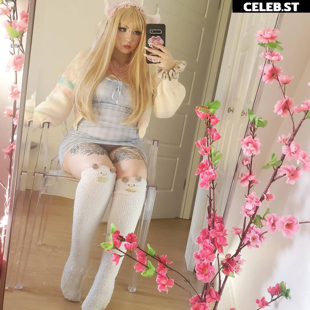 Maya Mochii / maya_mochii / mayaluvsmochii / gothgirlmaya / gothgfmaya / mochii111 Image 10089141