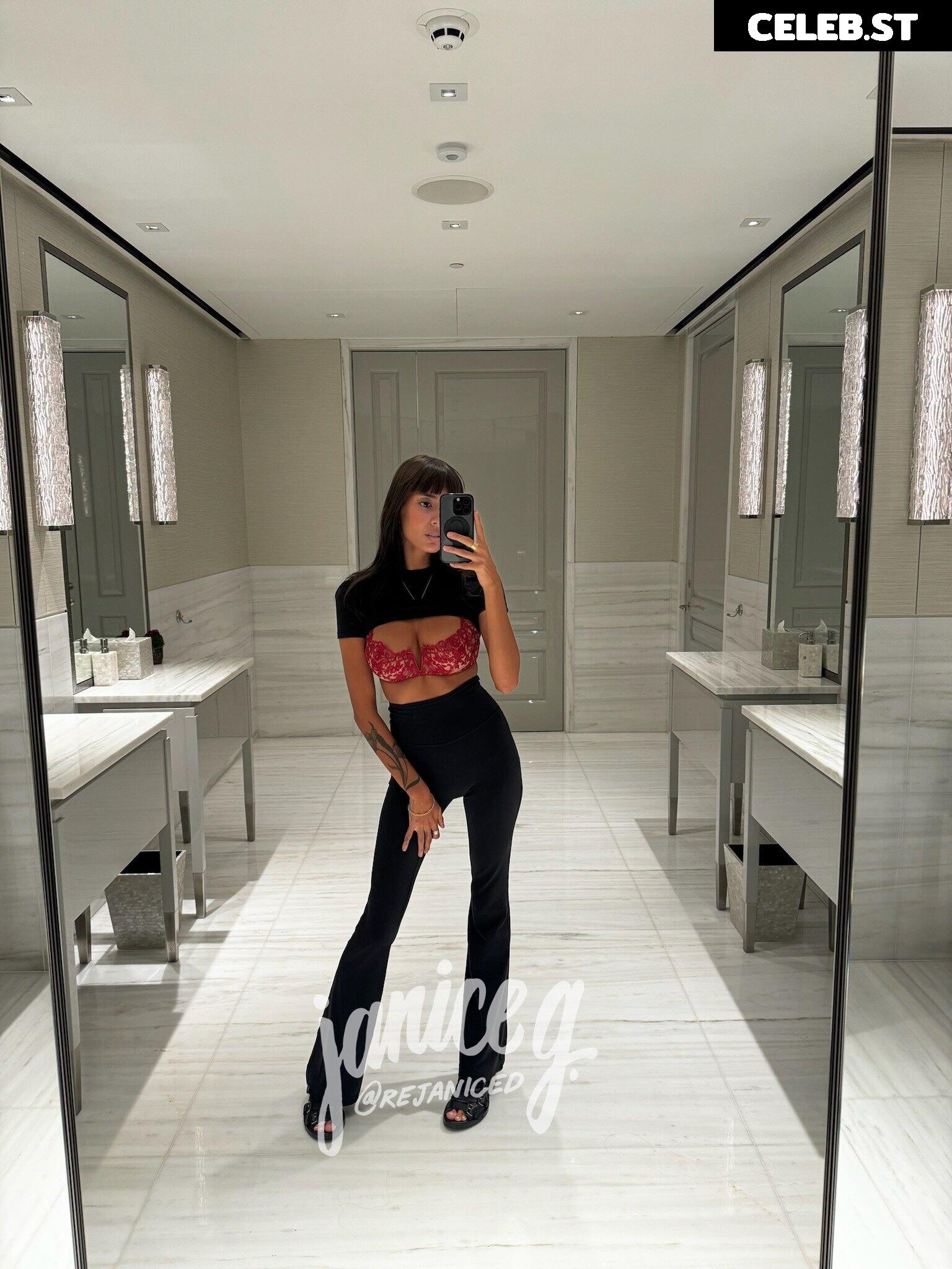 Janice Griffith Image 3179337